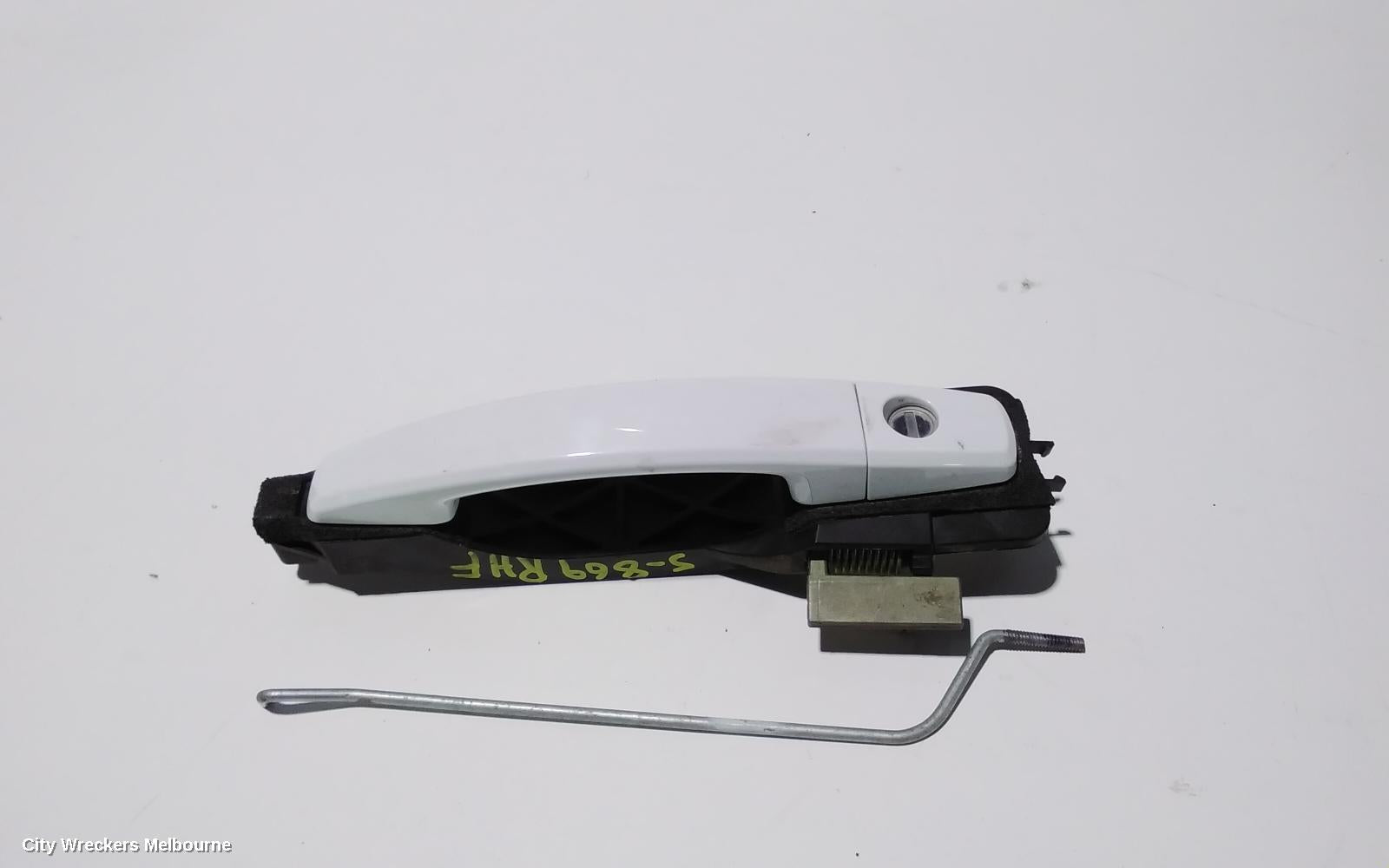 HOLDEN CAPTIVA DOOR HANDLE, OUTER, RH FRONT, CG, PRIMED, CAPTIVA 5 (4TH VIN = D), 04/2013 - 06/2018 - Image 1