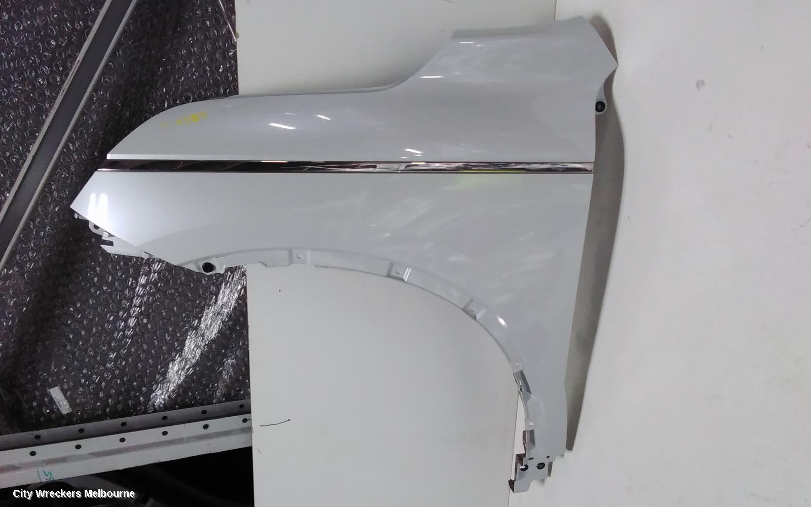 RENAULT KALEOS LEFT GUARD, XZG, PLASTIC TYPE, 05/2016 ONWARDS - Image 3