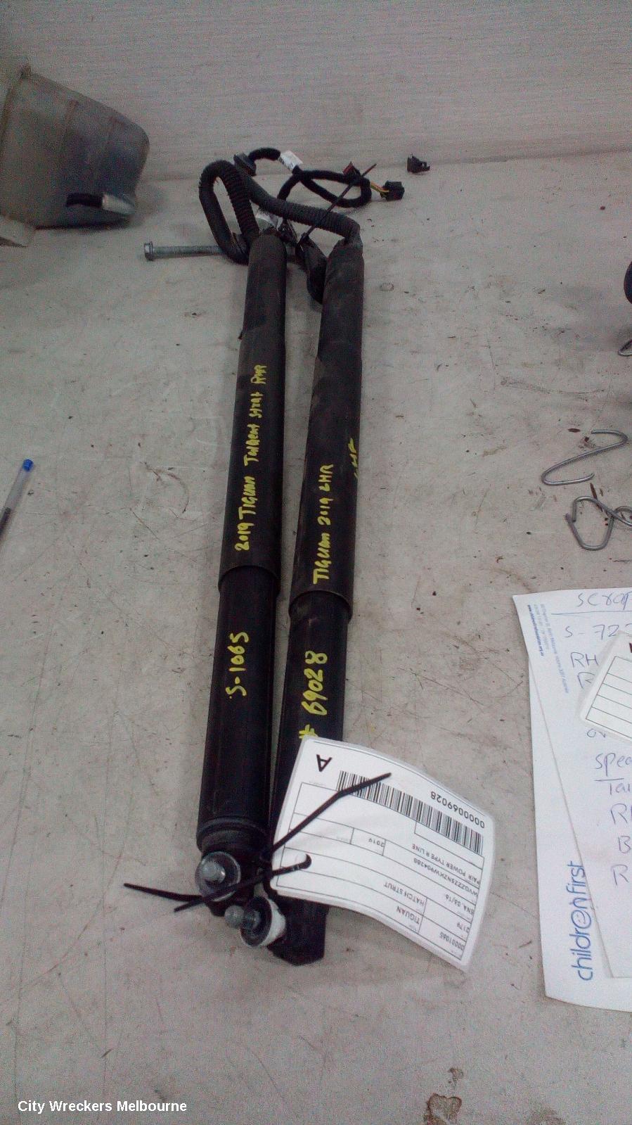 VOLKSWAGEN TIGUAN HATCH STRUT, TAILGATE STRUT (PAIR), POWER LIFT TYPE, 5NA, 06/2016 ONWARDS - Image 1