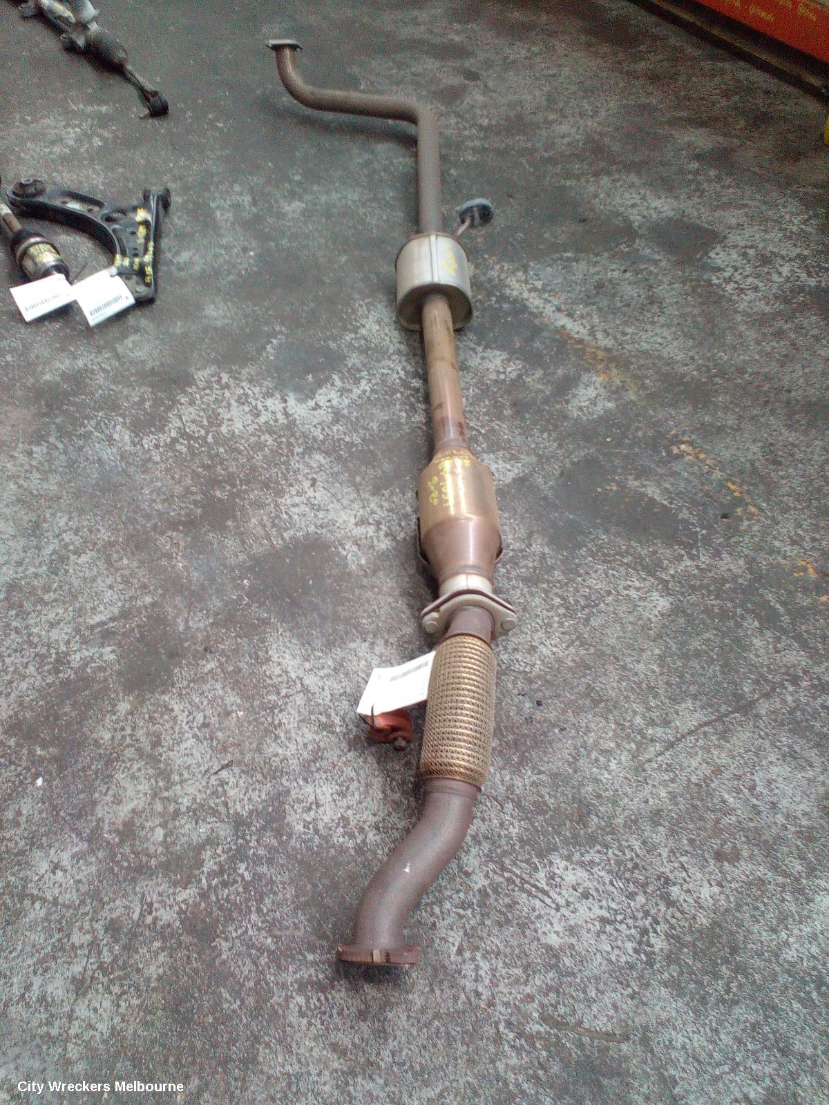 HYUNDAI KONA CATALYTIC CONVERTER, UNDER CAR-CAT TYPE, 2.0, PETROL, G4NH, OS, 09/2017 - 10/2020 - Image 3