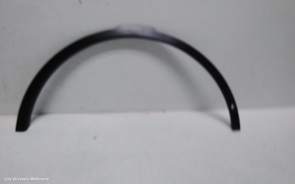 LAND ROVER DISCOVERY WHEEL ARCH FLARE, L462, RH FRONT, W/ PARK SENSOR TYPE, MATTE BLACK, 12/2016 ONWARDS - Image 2
