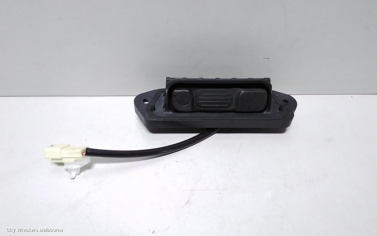 MITSUBISHI OUTLANDER, ZK, 04/2015 - 07/2021, TAILGATE LATCH: 66075 - Image 2