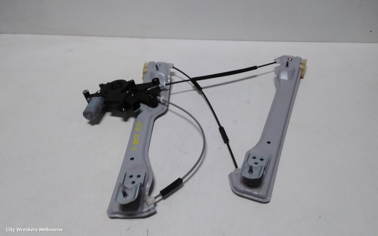HOLDEN EQUINOX RIGHT FRONT WINDOW REG/MOTOR, EQ, 09/2017 - 12/2020 - Image 1