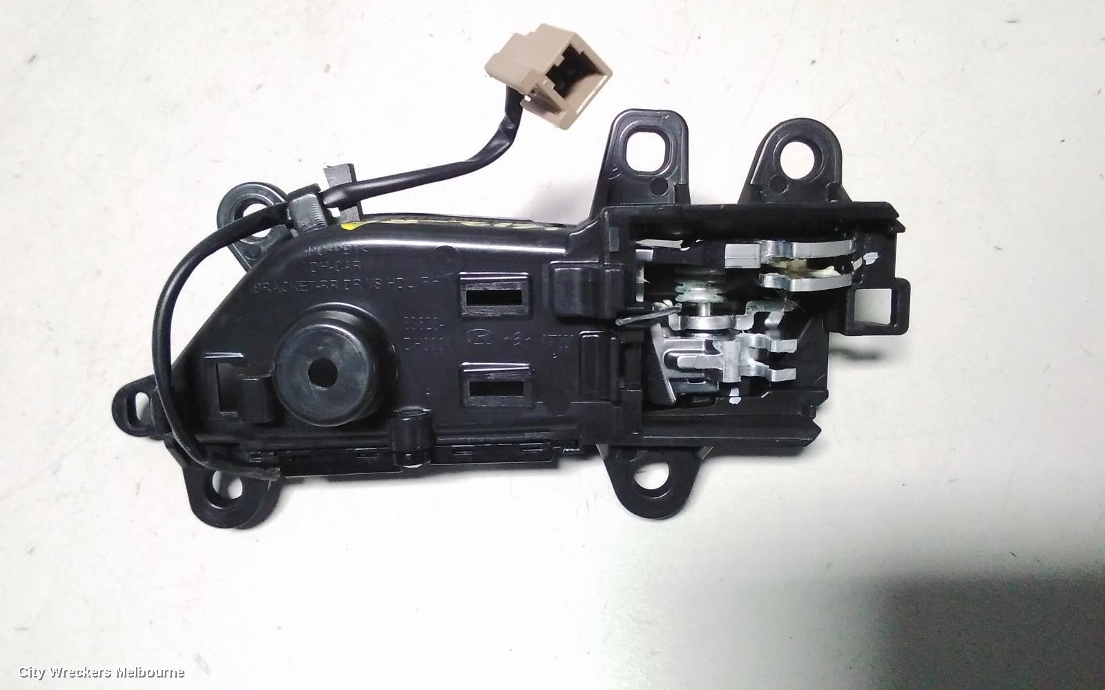 HYUNDAI GENESIS DOOR HANDLE, INNER, RH REAR, DH, 11/2014 - 01/2018 - Image 3