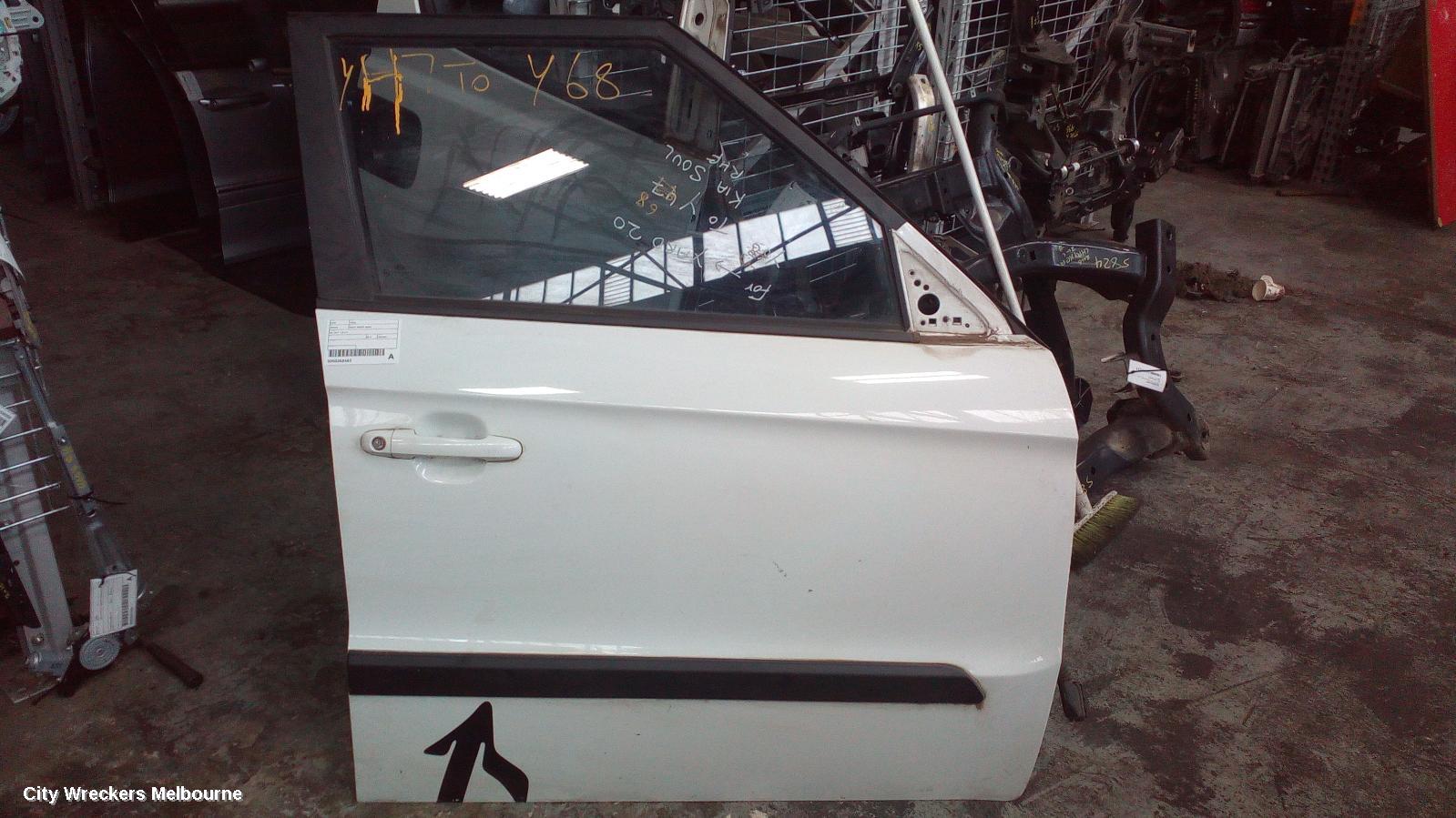 KIA SOUL RIGHT FRONT DOOR, AM, 09/2011 - 01/2014 - Image 1