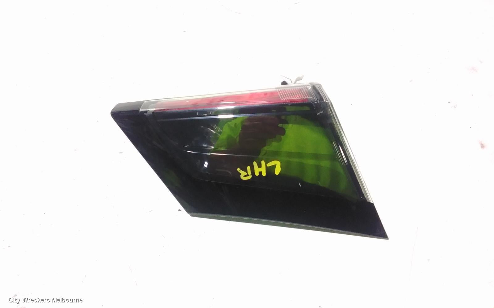 HONDA CIVIC REAR GARNISH, TAILGATE LAMP (LH SIDE), 10TH GEN, HATCH, 02/2017 ONWARDS - Image 3
