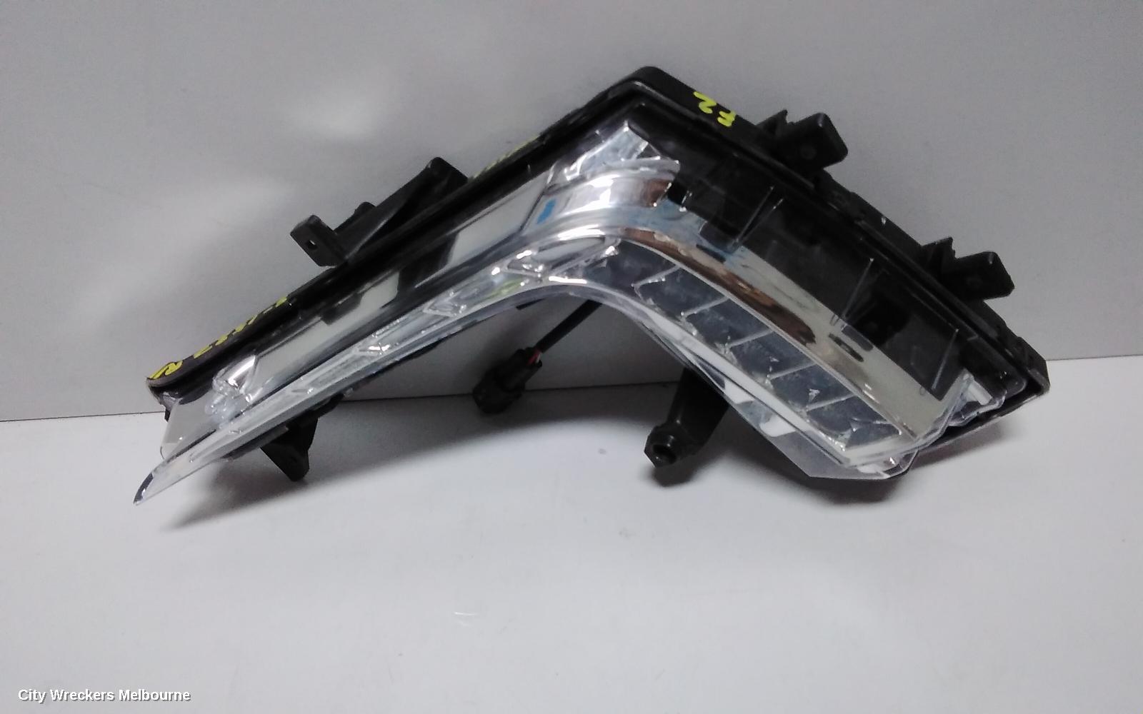SUZUKI SWIFT RIGHT INDICATOR/FOG/SIDE, DAYTIME RUNNING LAMP, FZ, 10/2013 - 03/2017 - Image 2