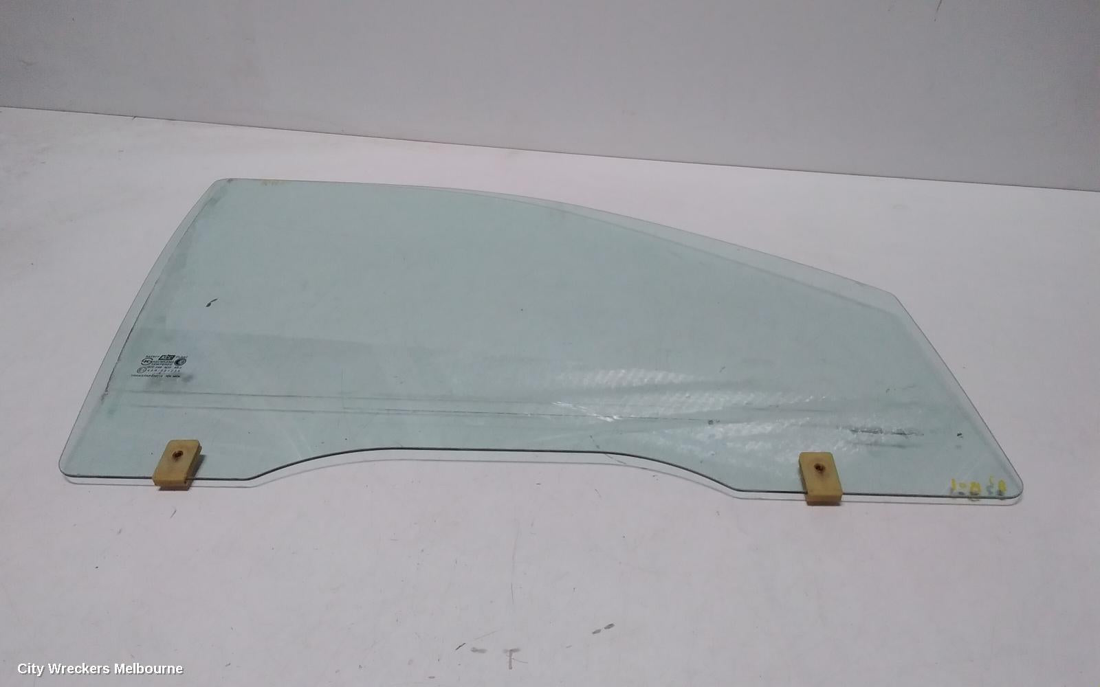 HYUNDAI SANTA FE RIGHT FRONT DOOR WINDOW, SM WAGON 11/2000 - 11/2005 - Image 2