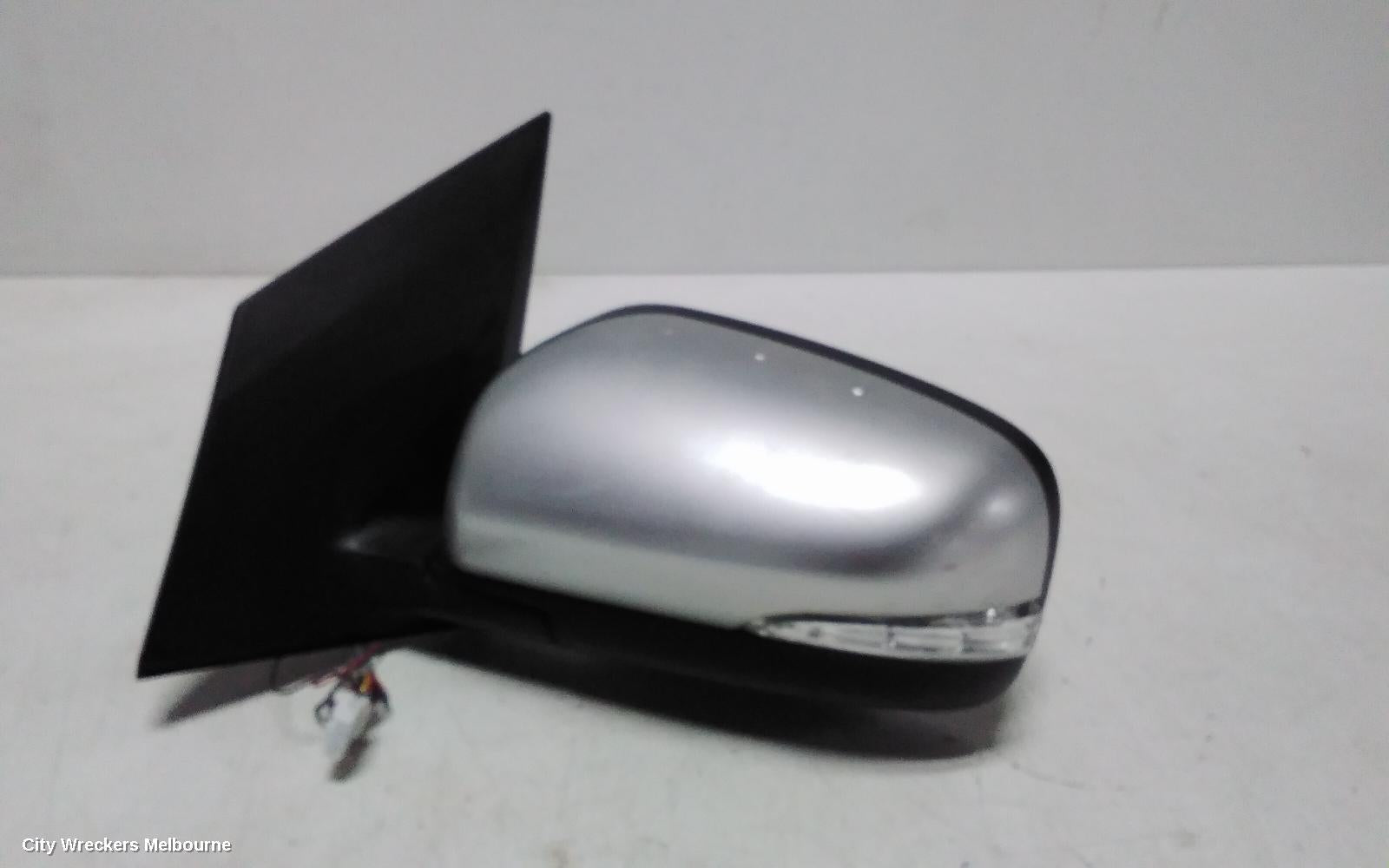 RENAULT KALEOS LEFT DOOR MIRROR, H45, MANUAL FOLD, COLOUR CODED TYPE, NON HEATED & NON BLIND SPOT TYPE, 09/2013 - 04/2016 - Image 1