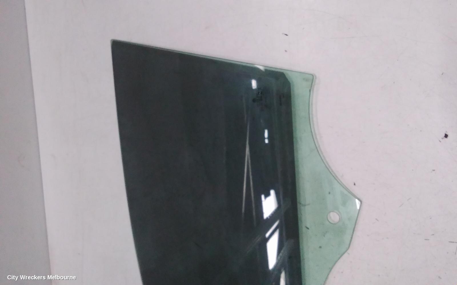 VOLKSWAGEN GOLF LEFT FRONT DOOR WINDOW, GEN 8, 09/2020 ONWARDS - Image 2