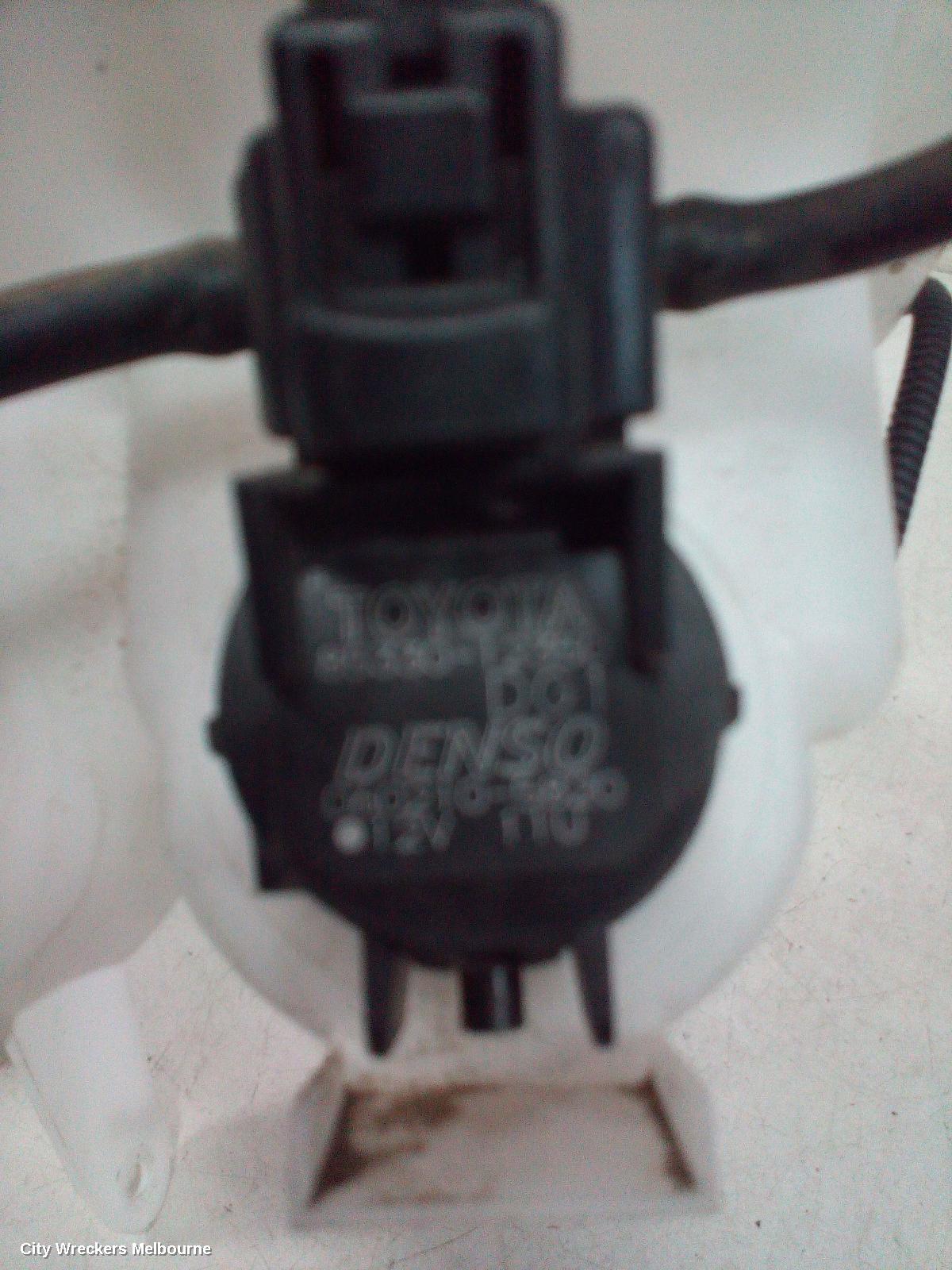 TOYOTA COROLLA WASHER BOTTLE, ZRE182R, HATCH, NON H/LAMP WASHER TYPE, 10/2012 - 06/2018 - Image 2