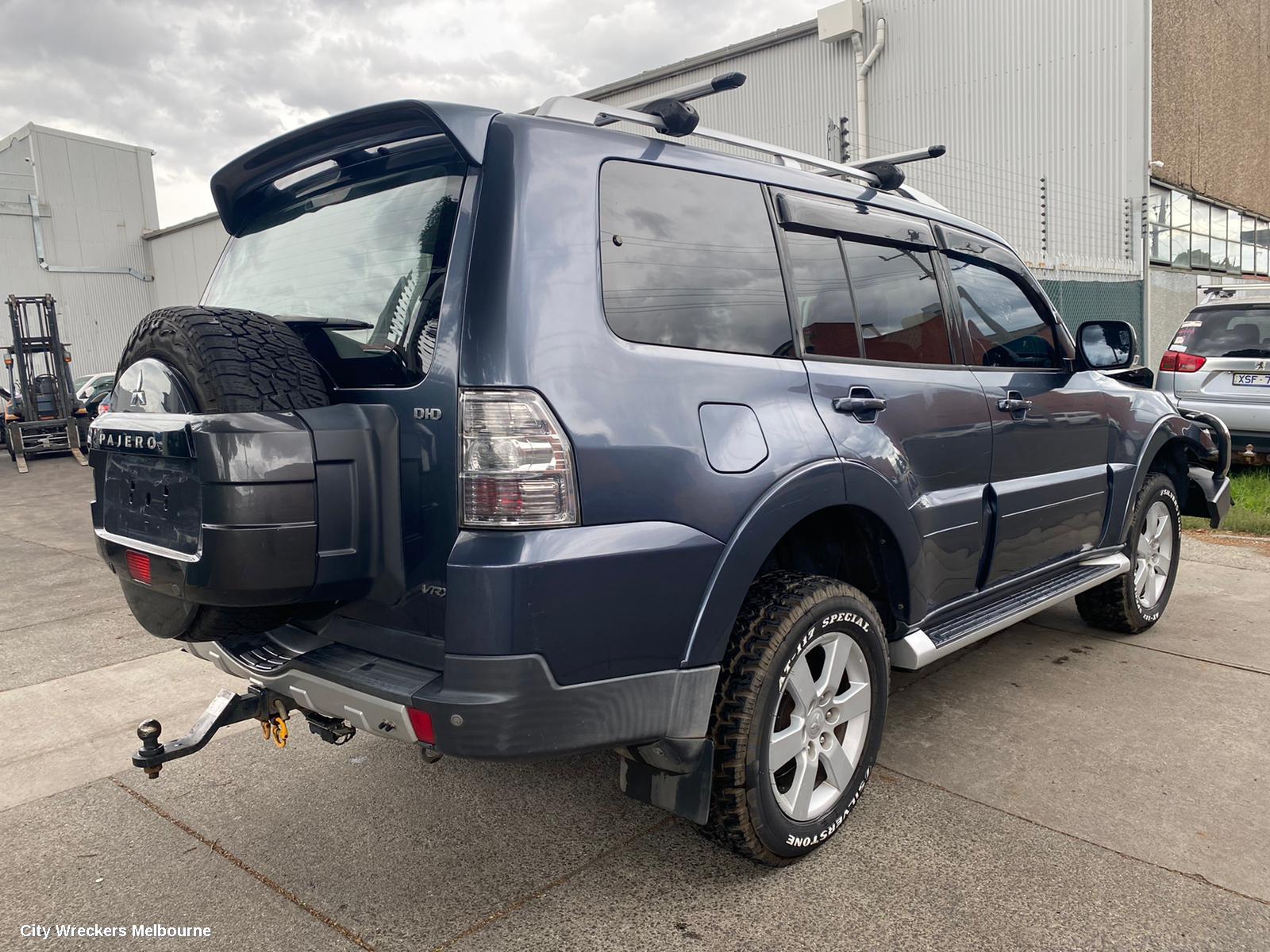 MITSUBISHI PAJERO RIGHT FRONT DOOR, NS-NX, 5DR WAGON, 11/2006 ONWARDS - Image 3