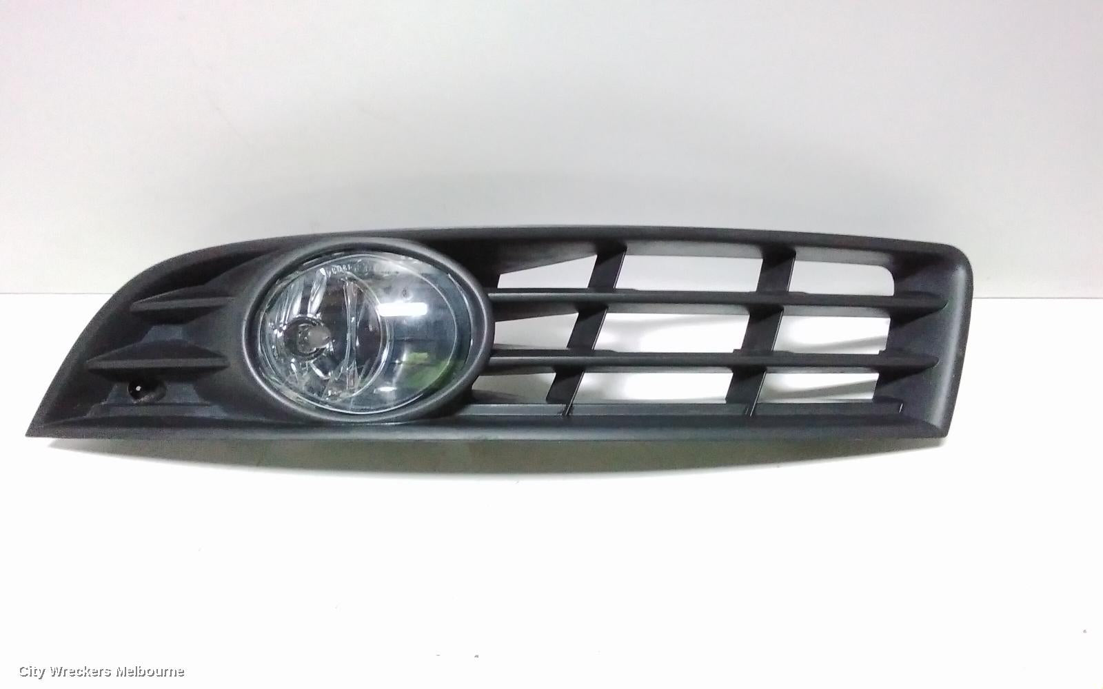 VOLKSWAGEN PASSAT LEFT INDICATOR/FOG/SIDE, BUMPER FOGLAMP, 3C/MK6 B6, R36, SEDAN/WAGON, 03/2006 - 03/2011 - Image 2