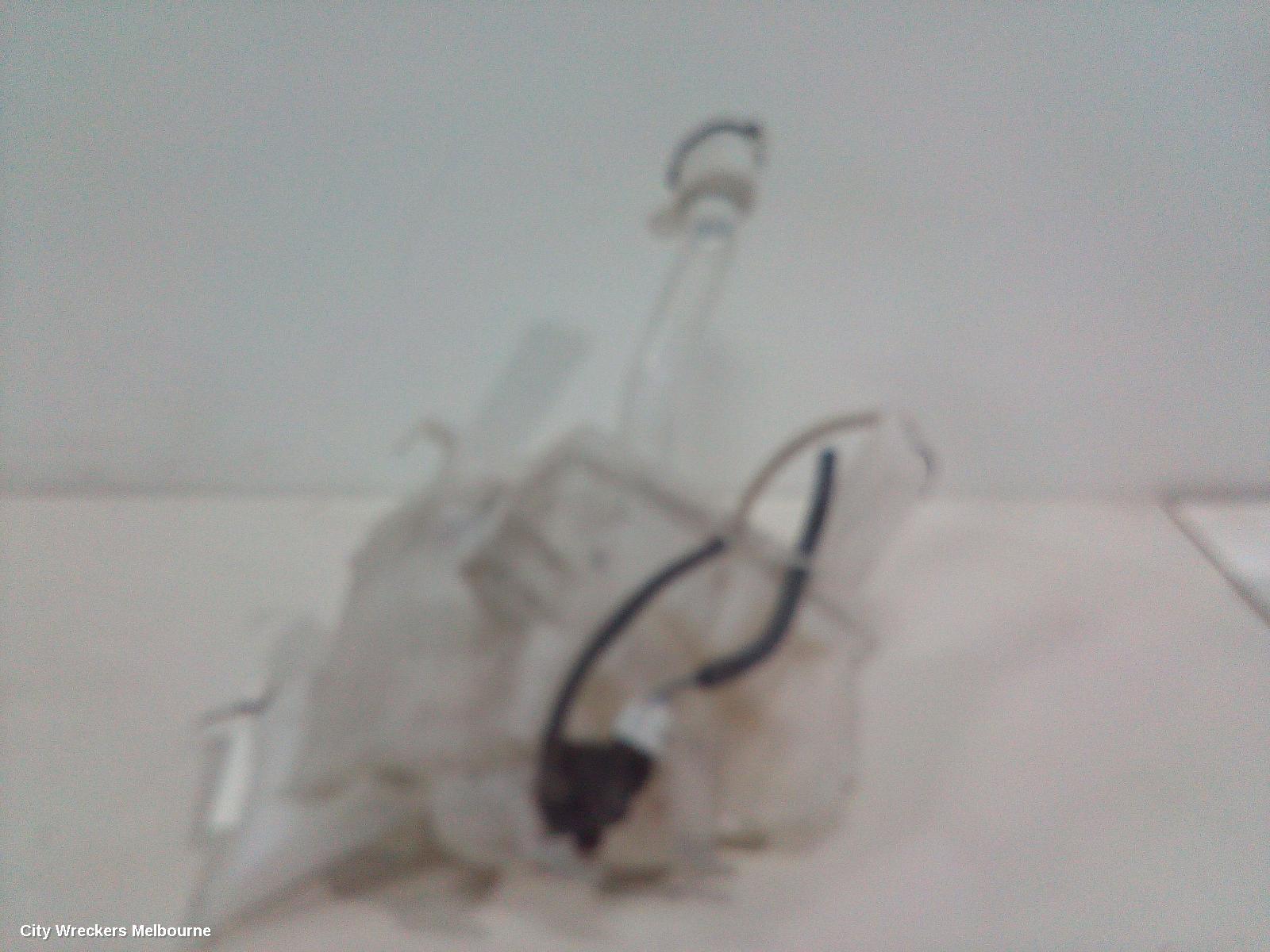 TOYOTA COROLLA WASHER BOTTLE, ZRE152/20153R, NON H/LAMP WASHER TYPE, HATCH, 03/2007 - 09/2012 - Image 3