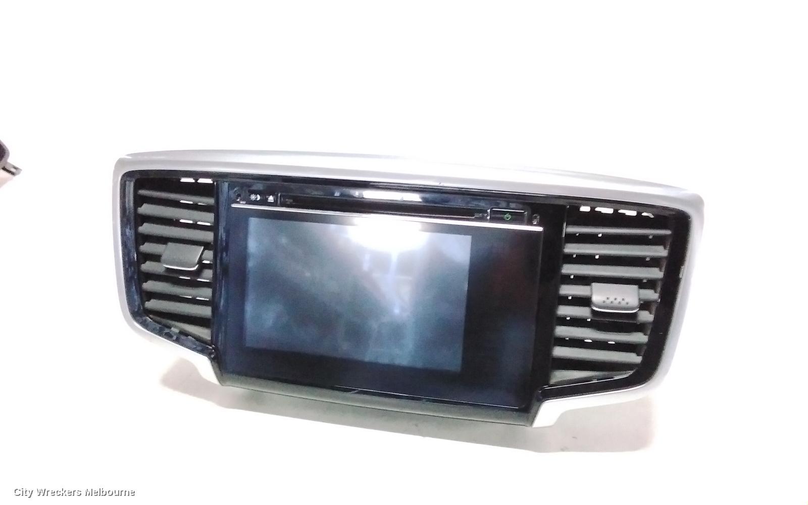 HONDA ODYSSEY RADIO/CD/DVD/SAT/TV, RC1, DISPLAY UNIT, 7IN TOUCHSCREEN, W/ SAT NAV TYPE, 02/2014 - 12/2020 - Image 2