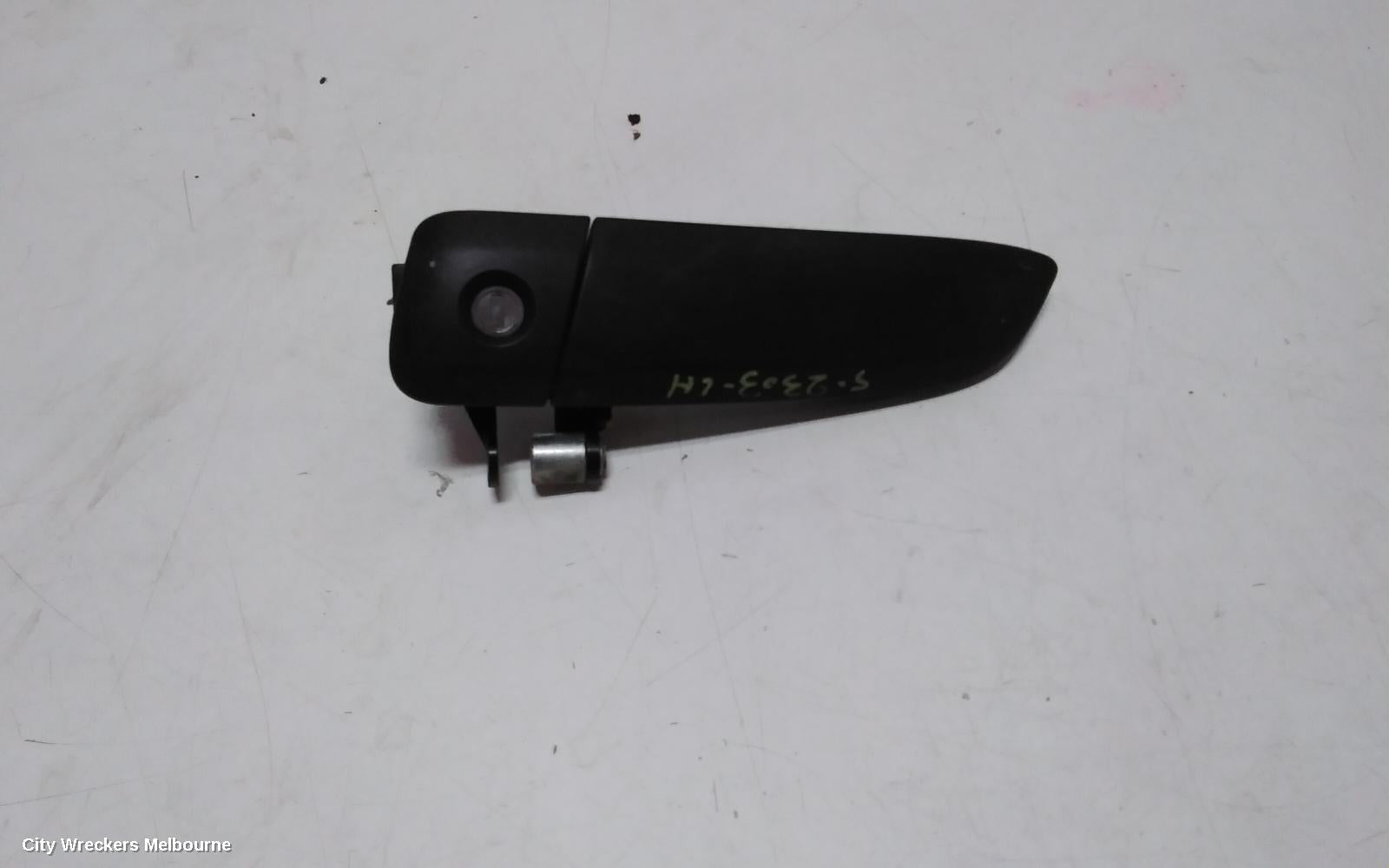 TOYOTA HIACE DOOR HANDLE, OUTER, LH FRONT, TRH/KDH, 03/2005 - 04/2019 - Image 1