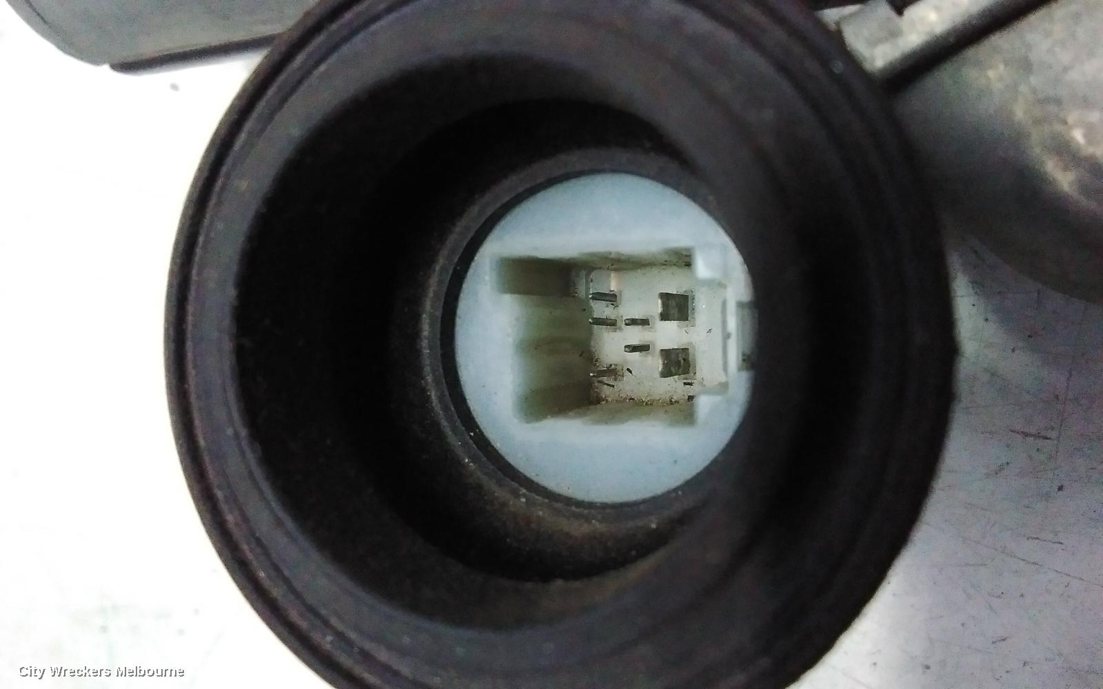 TOYOTA COROLLA RIGHT FRONT WINDOW REG/MOTOR, ZRE182R, HATCH, 08/2012 - 12/2013 - Image 2