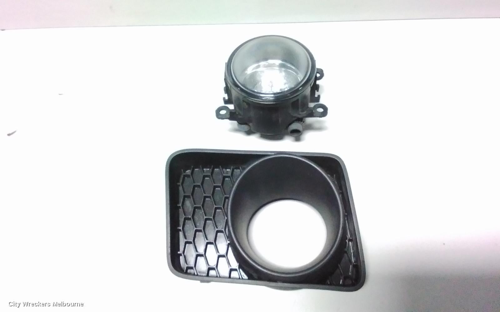 HOLDEN COMMODORE LEFT INDICATOR/FOG/SIDE, BUMPER FOGLAMP, VE, 08/2006 - 08/2010 - Image 3