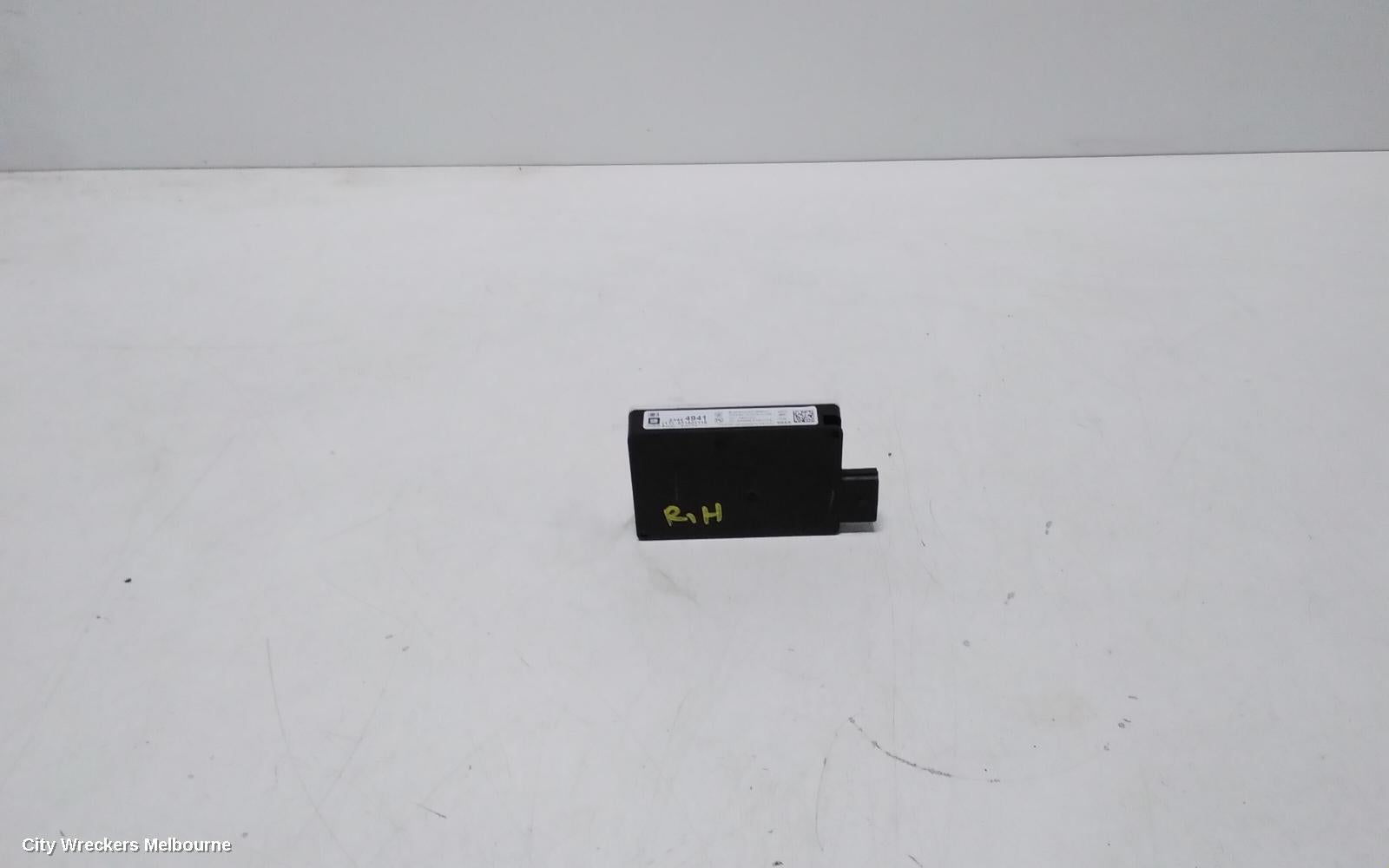 HOLDEN COMMODORE ECU, BLIND SPOT MONITOR CONTROL MODULE (RH REAR), VF, 05/2013 - 12/2017 - Image 1