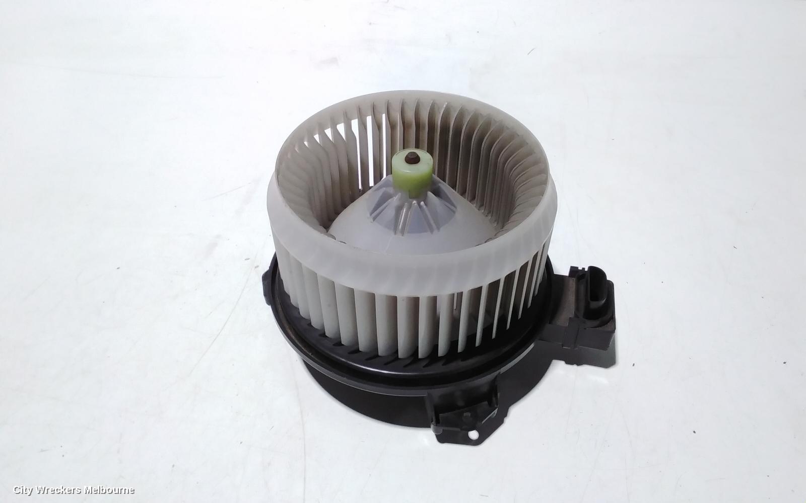 TOYOTA HIACE HEATER FAN MOTOR, FRONT, TRH/KDH, 03/2005 - 04/2019 - Image 1