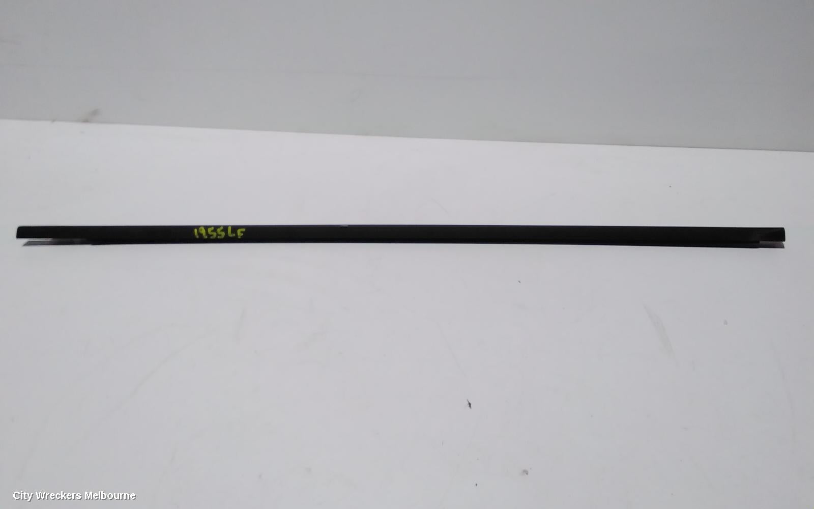 LAND ROVER DISCOVERY SPORT DOOR MOULD, LHF UPPER CHROM MOULD: 87030, L550, 01/2015 ONWARDS - Image 1