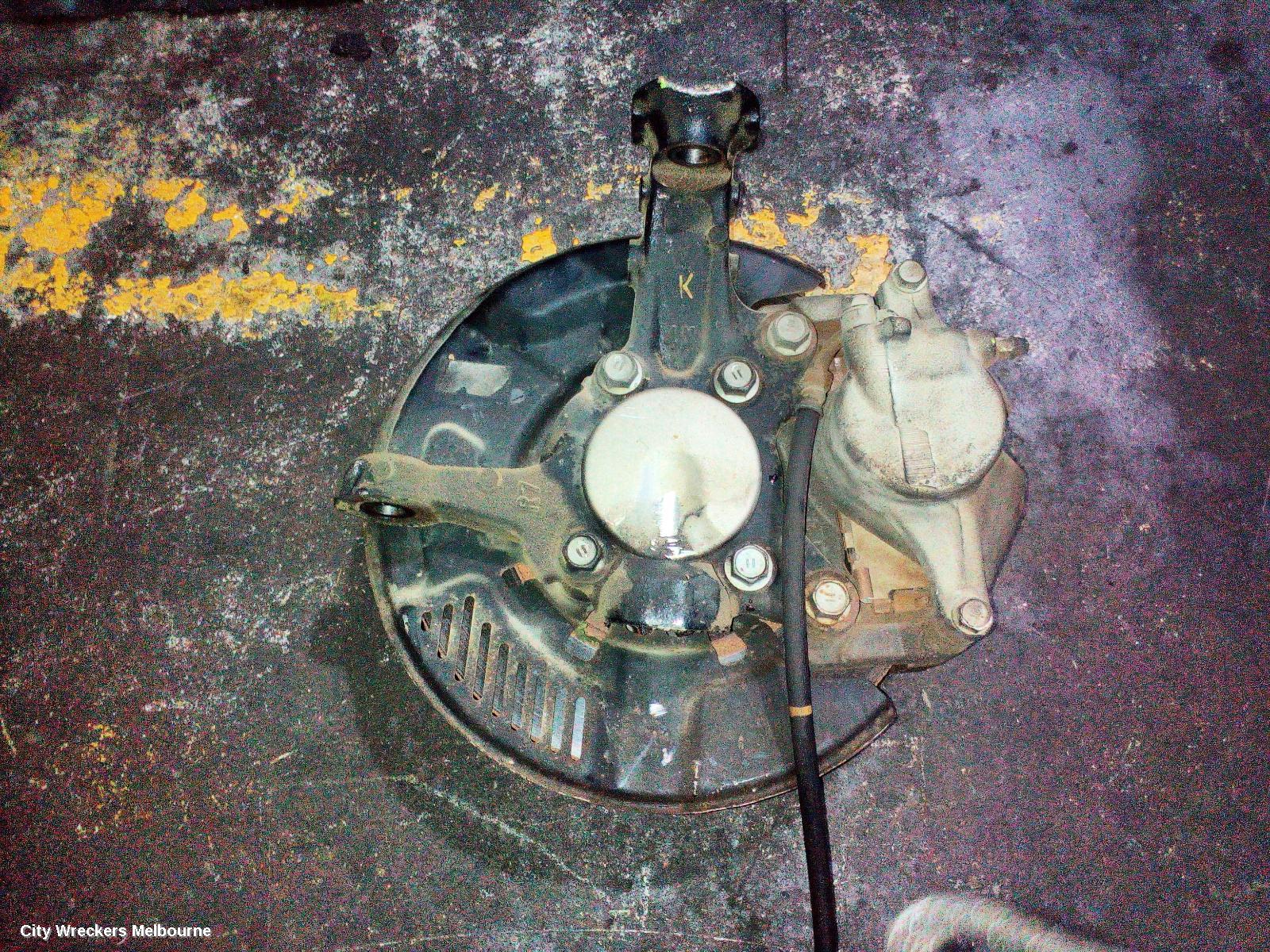TOYOTA HIACE RIGHT FRONT HUB ASSEMBLY, TRH/KDH, ABS TYPE, 2WD, 01/2005 - 04/2019 - Image 3