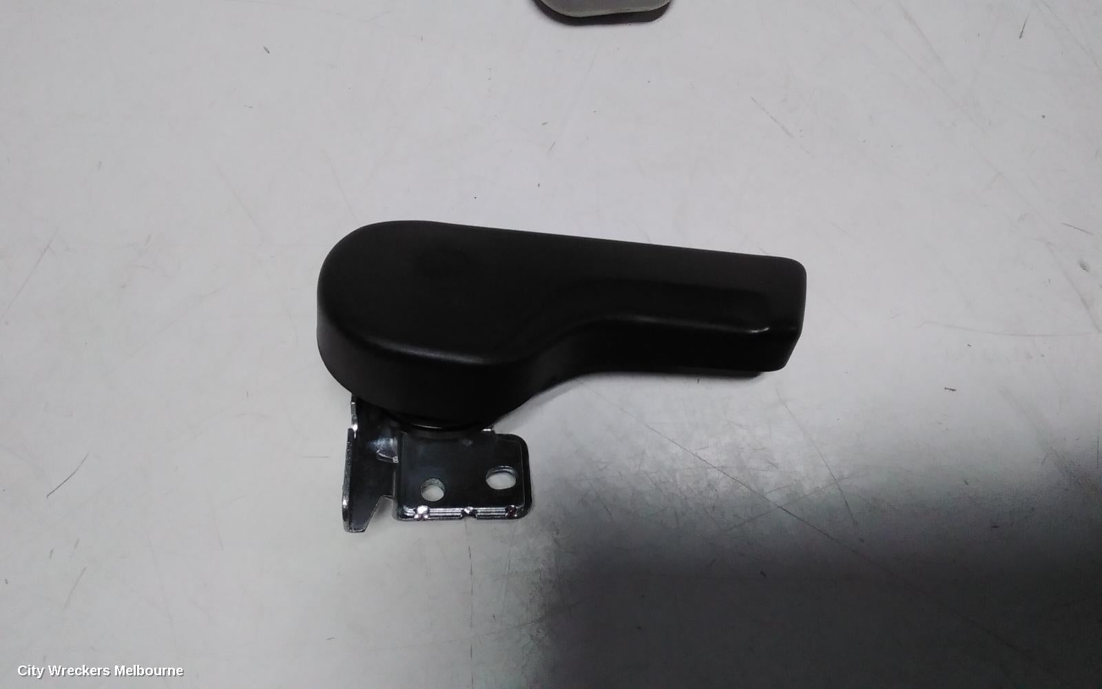 LDV G10 BONNET RELEASE, SV7A/SV7C, WAGON/VAN, 04/2015 ONWARDS - Image 2