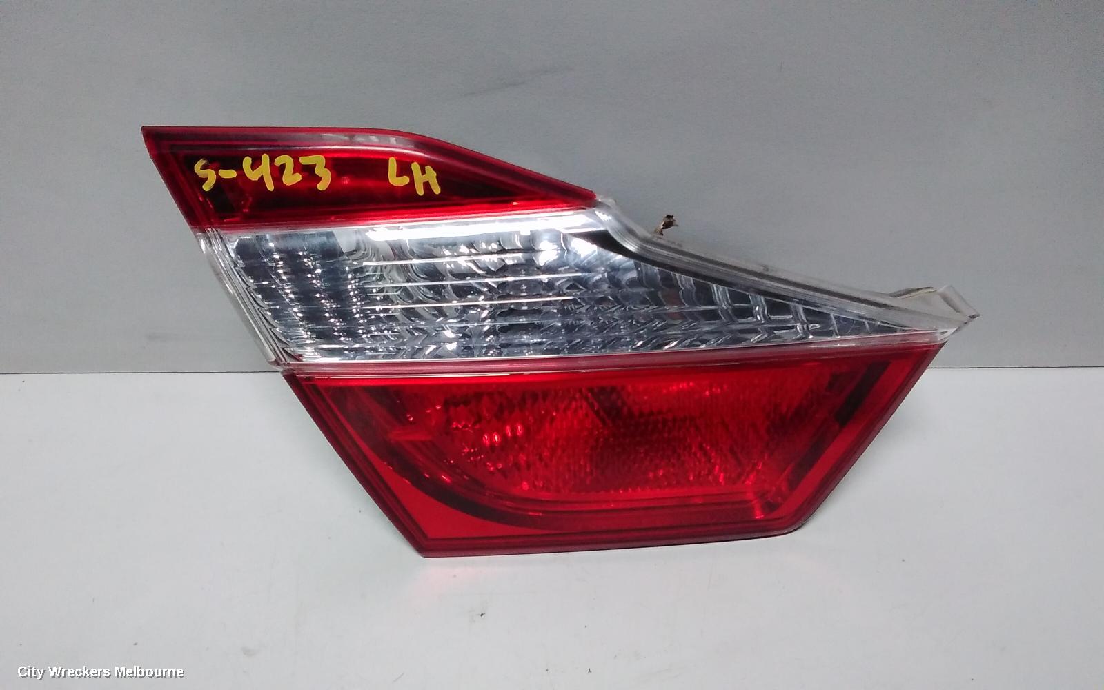 TOYOTA AURION REAR GARNISH, BOOTLID LAMP (LH SIDE), GSV50R, 02/2012 - 08/2017 - Image 3