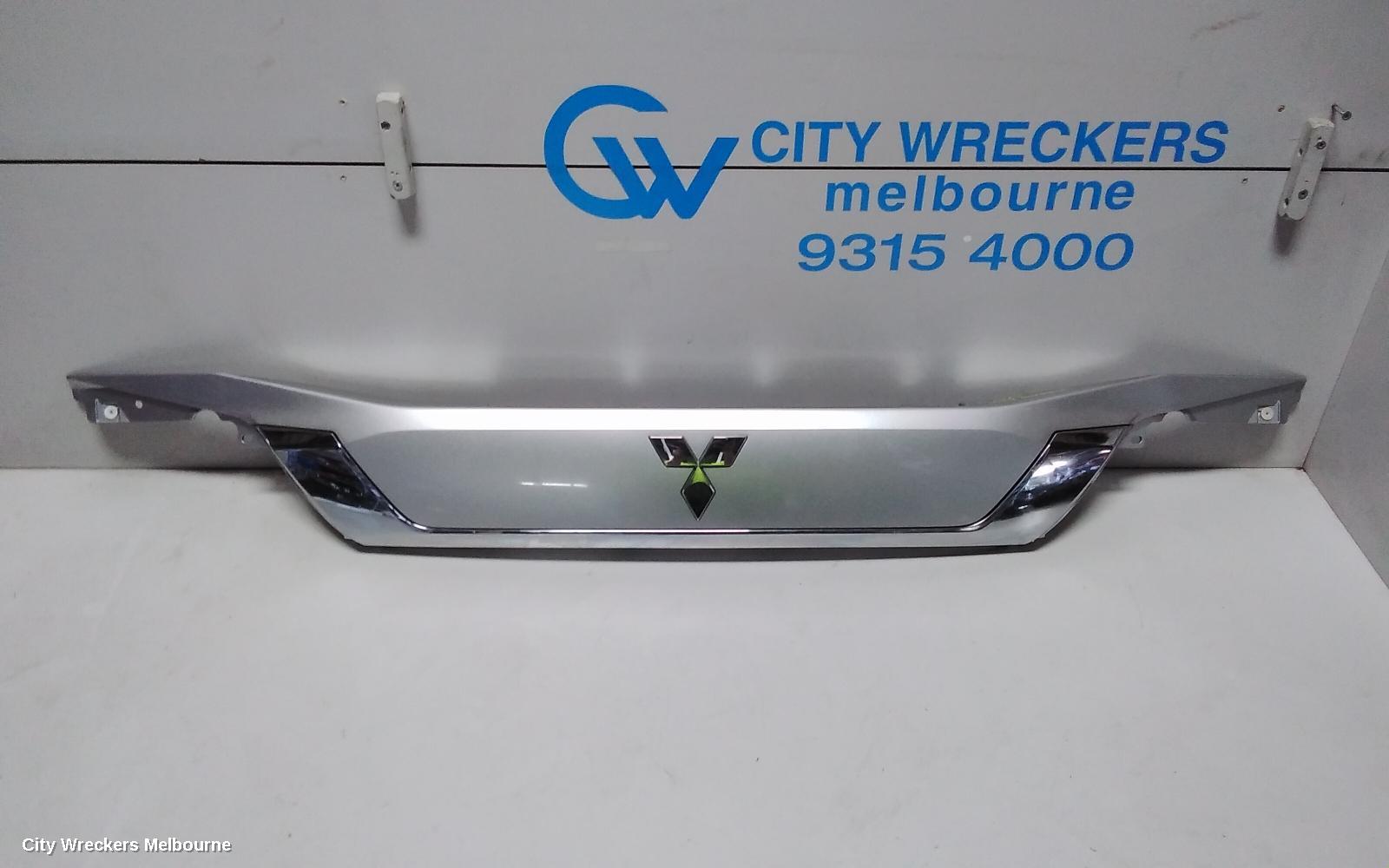 MITSUBISHI OUTLANDER REAR GARNISH, TAILGATE GARNISH (CENTRE), ZK-ZL, 04/2015 ONWARDS - Image 2