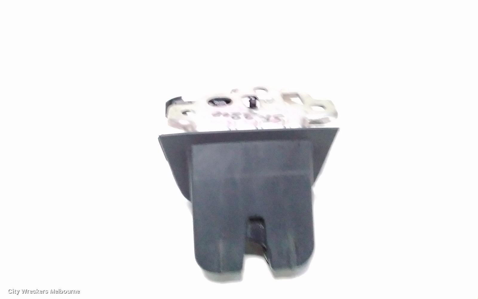 AUDI Q7 DOOR/BOOT/GATE LOCK, TAILGATE LOCK, 4L, 10/2009 - 08/2015 - Image 2