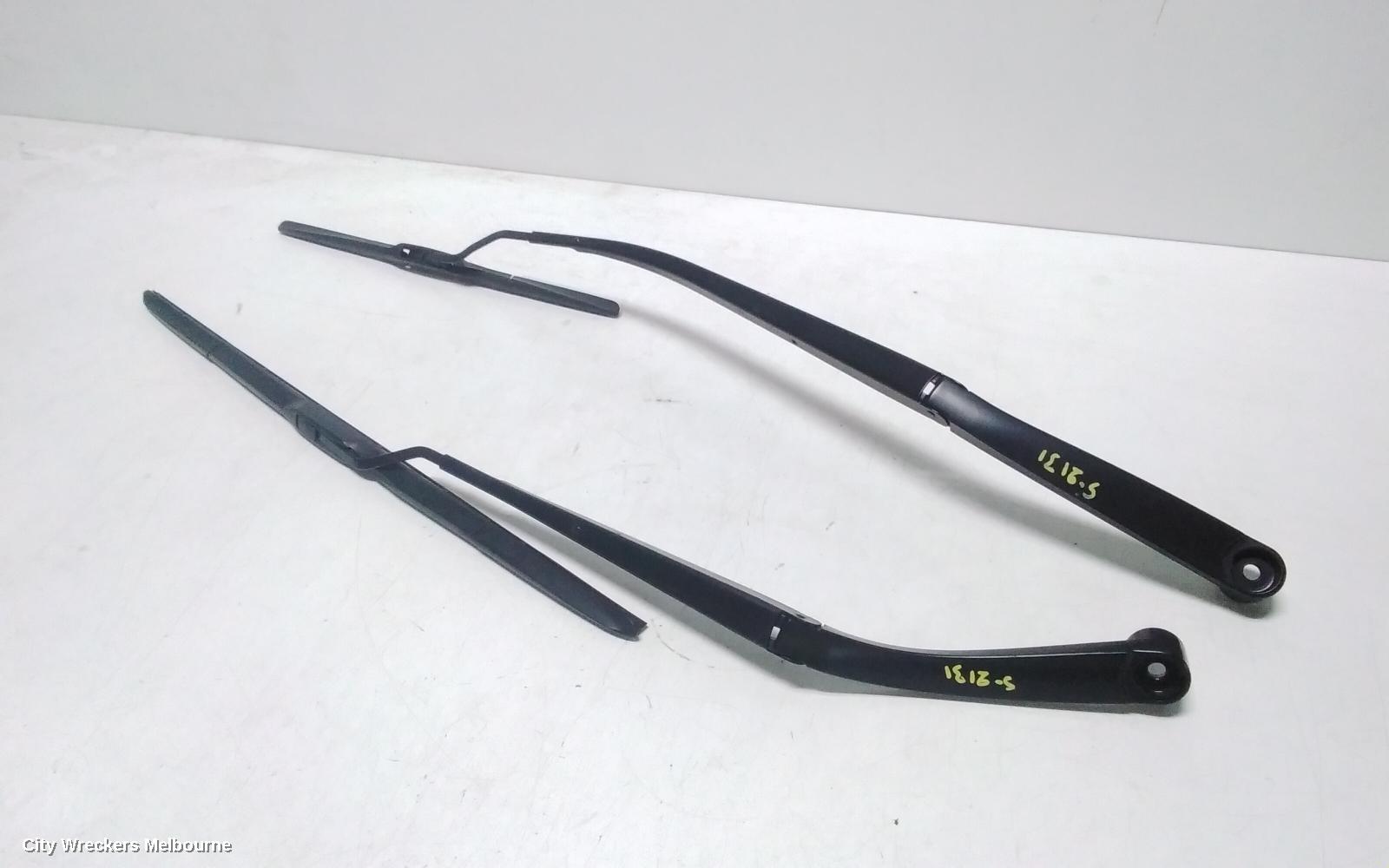 HYUNDAI TUCSON WIPER ARM, FRONT (PAIR), TL, 07/2015 - 01/2021 - Image 1