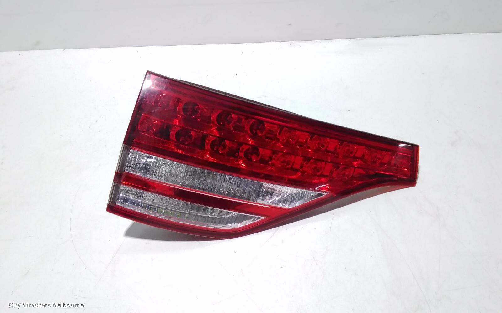 TOYOTA TARAGO REAR GARNISH, TAILGATE LAMP (LH SIDE), ACR50R, 03/2006 - 12/2008 - Image 1