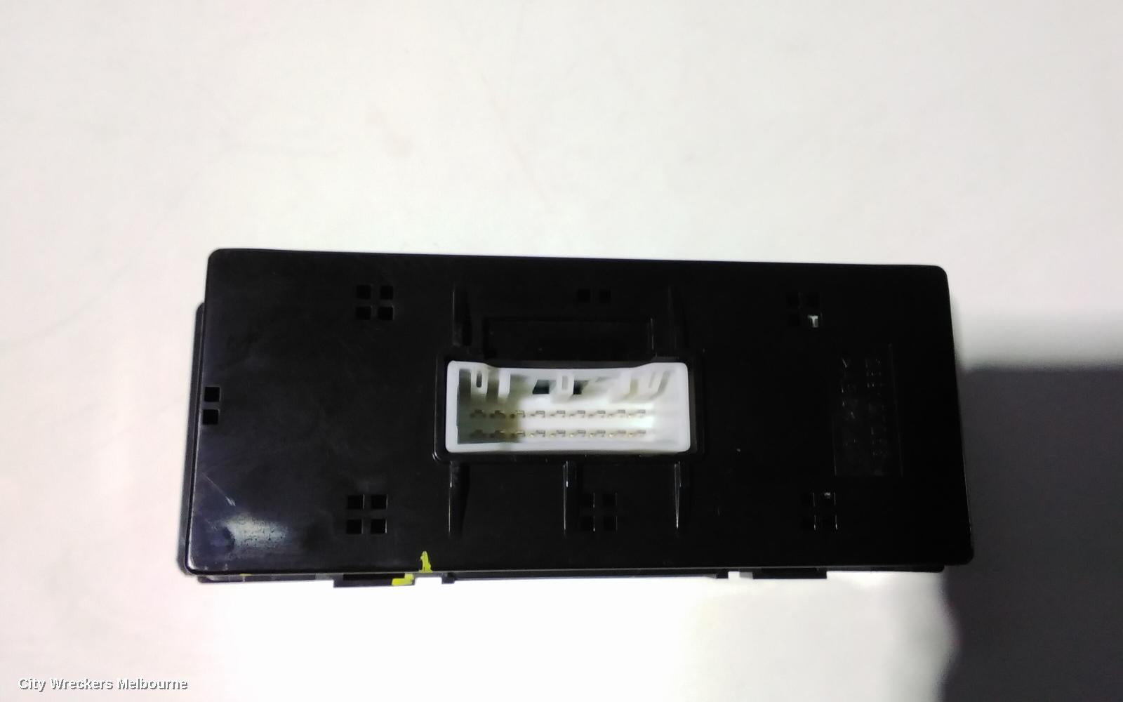 HYUNDAI GENESIS PWR DR WIND SWITCH, LH FRONT/LH REAR/RH REAR, DH, 11/2014 - 01/2018 - Image 3