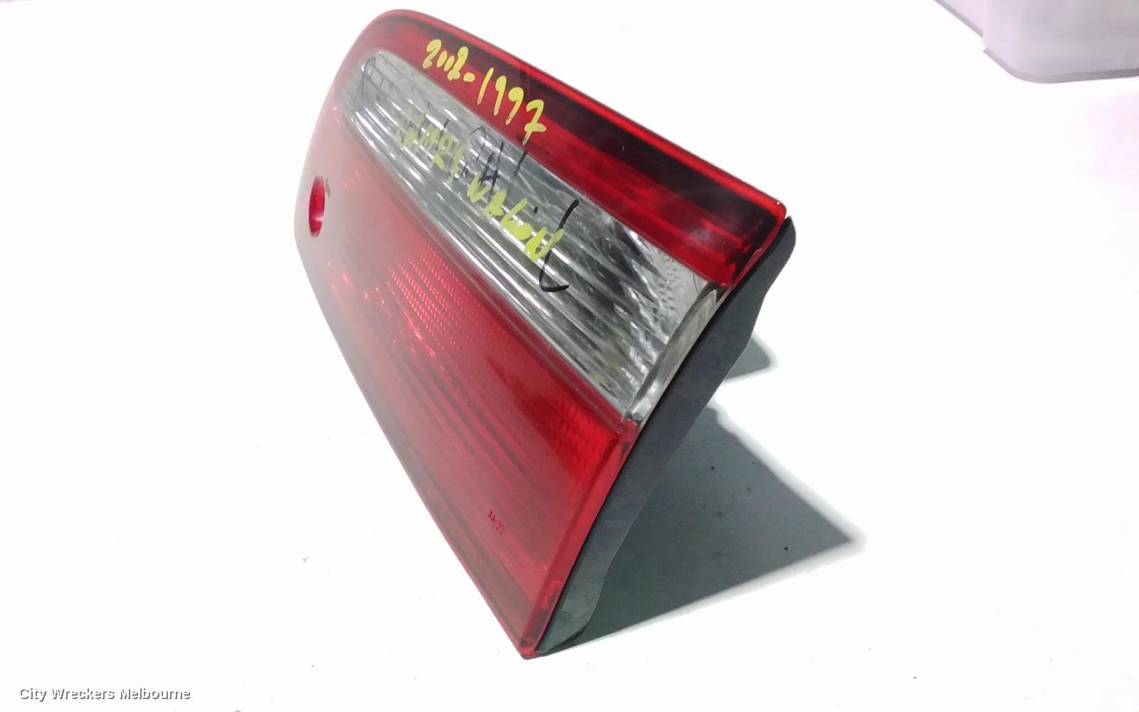 TOYOTA CAMRY REAR GARNISH, TAILGATE LAMP, RH SIDE, SK20, 08/1997 - 08/2002 - Image 2