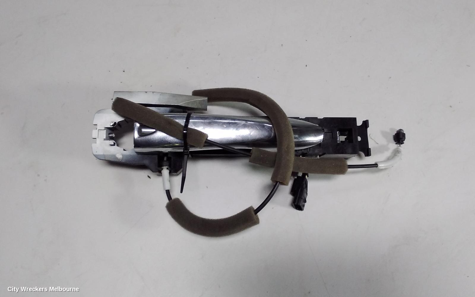NISSAN XTRAIL DOOR HANDLE, OUTER, RH FRONT, T32, 02/2014 ONWARDS - Image 1