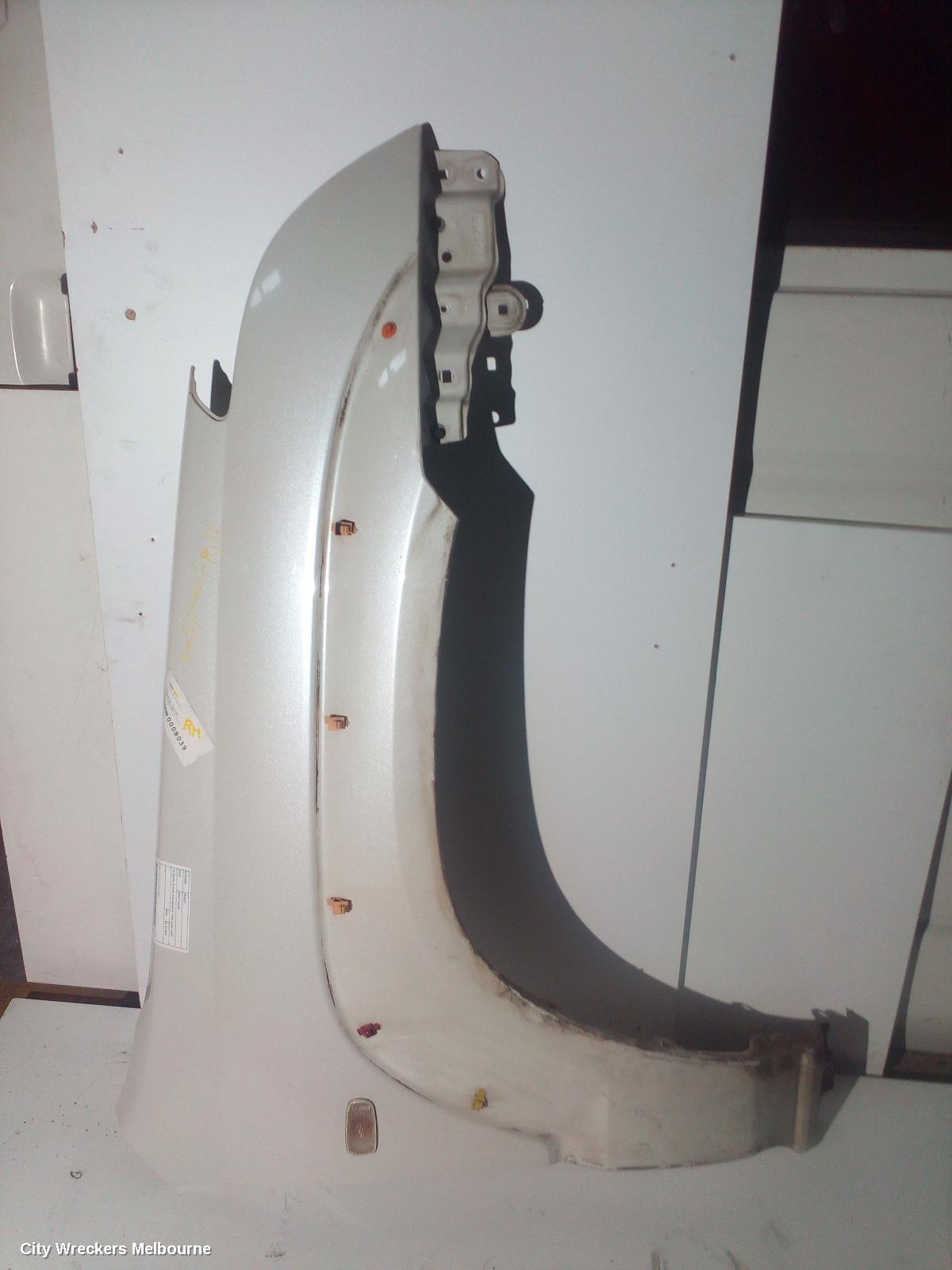 TOYOTA PRADO RIGHT GUARD, 120 SERIES, FLARED, NON SNORKEL TYPE, 02/2003 - 10/2009 - Image 1