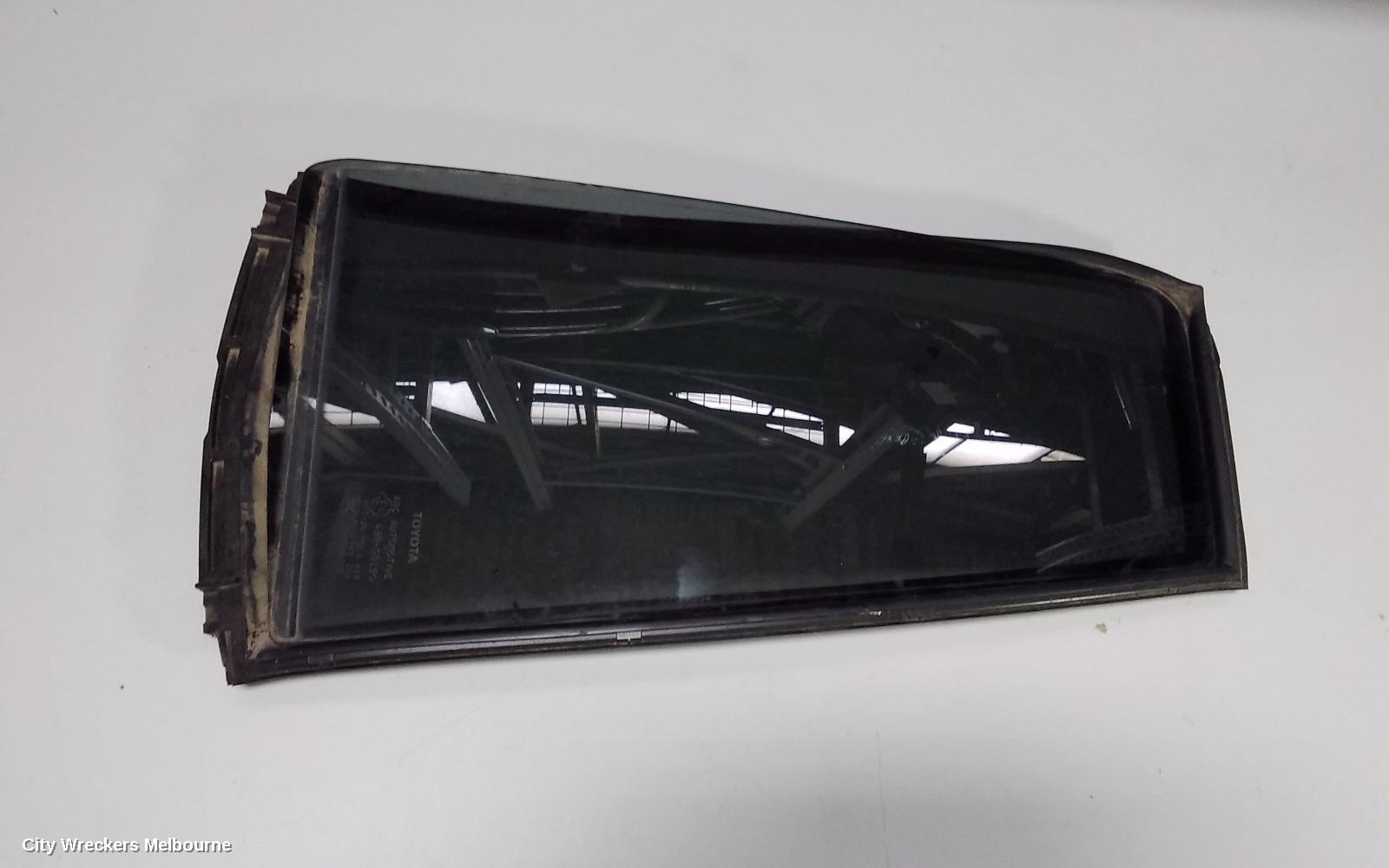 TOYOTA KLUGER LEFT REAR 1/4 DOOR GLASS, GSU40-GSU45, 05/2007 - 02/2014 - Image 2