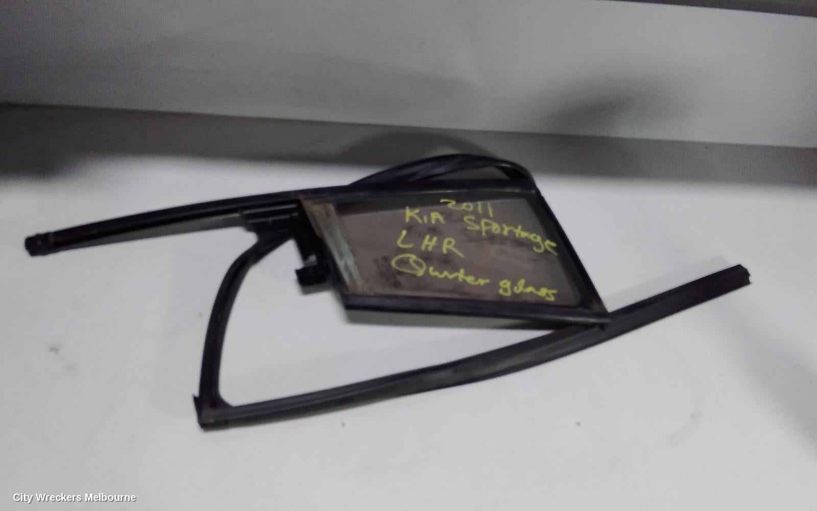 KIA SPORTAGE LEFT REAR 1/4 DOOR GLASS, SL, 07/2010 - 05/2013 - Image 1
