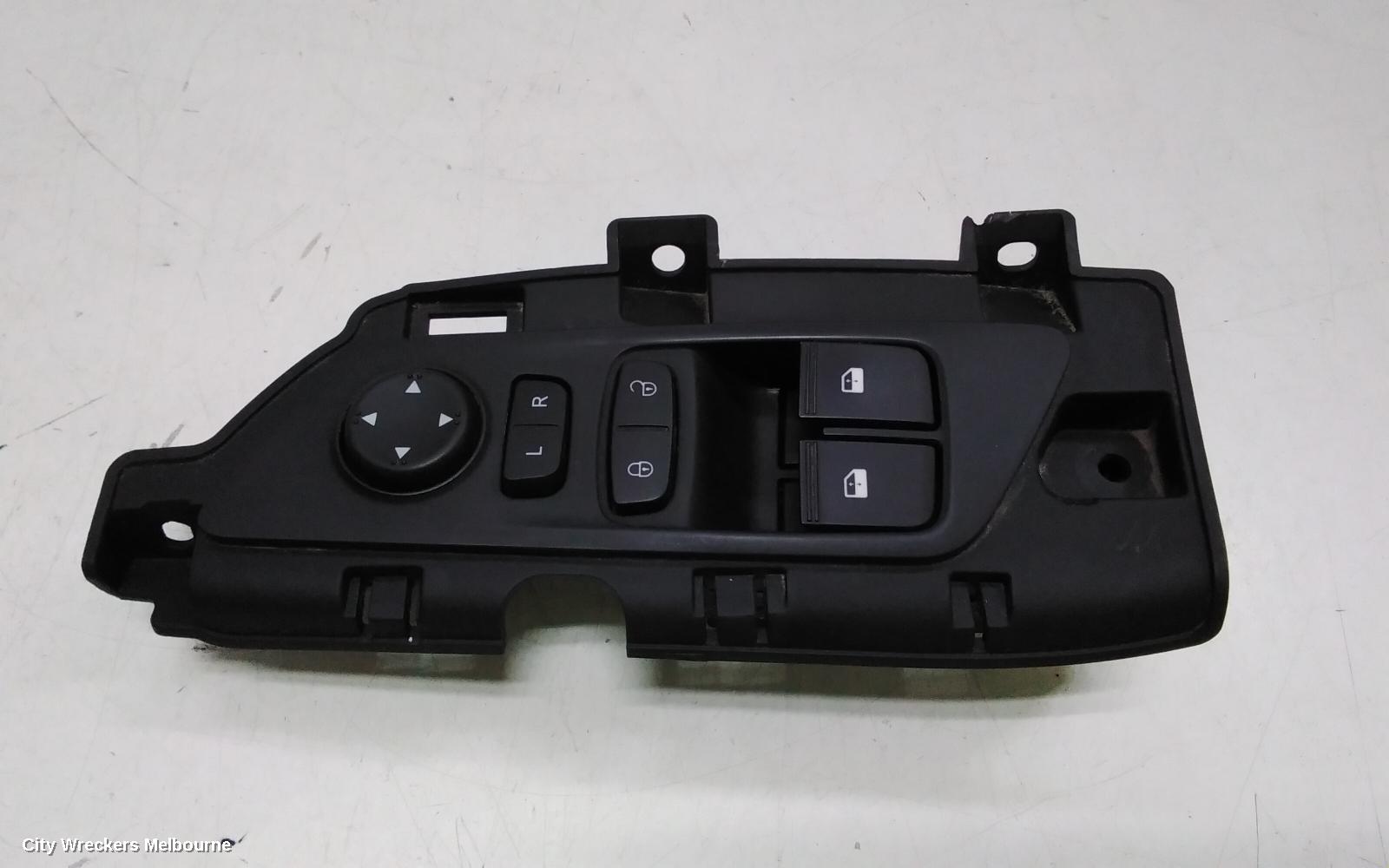 LDV G10 PWR DR WIND SWITCH, RH FRONT (MASTER SWITCH), SV7A/SV7C, WAGON/VAN, 04/2015 ONWARDS - Image 1