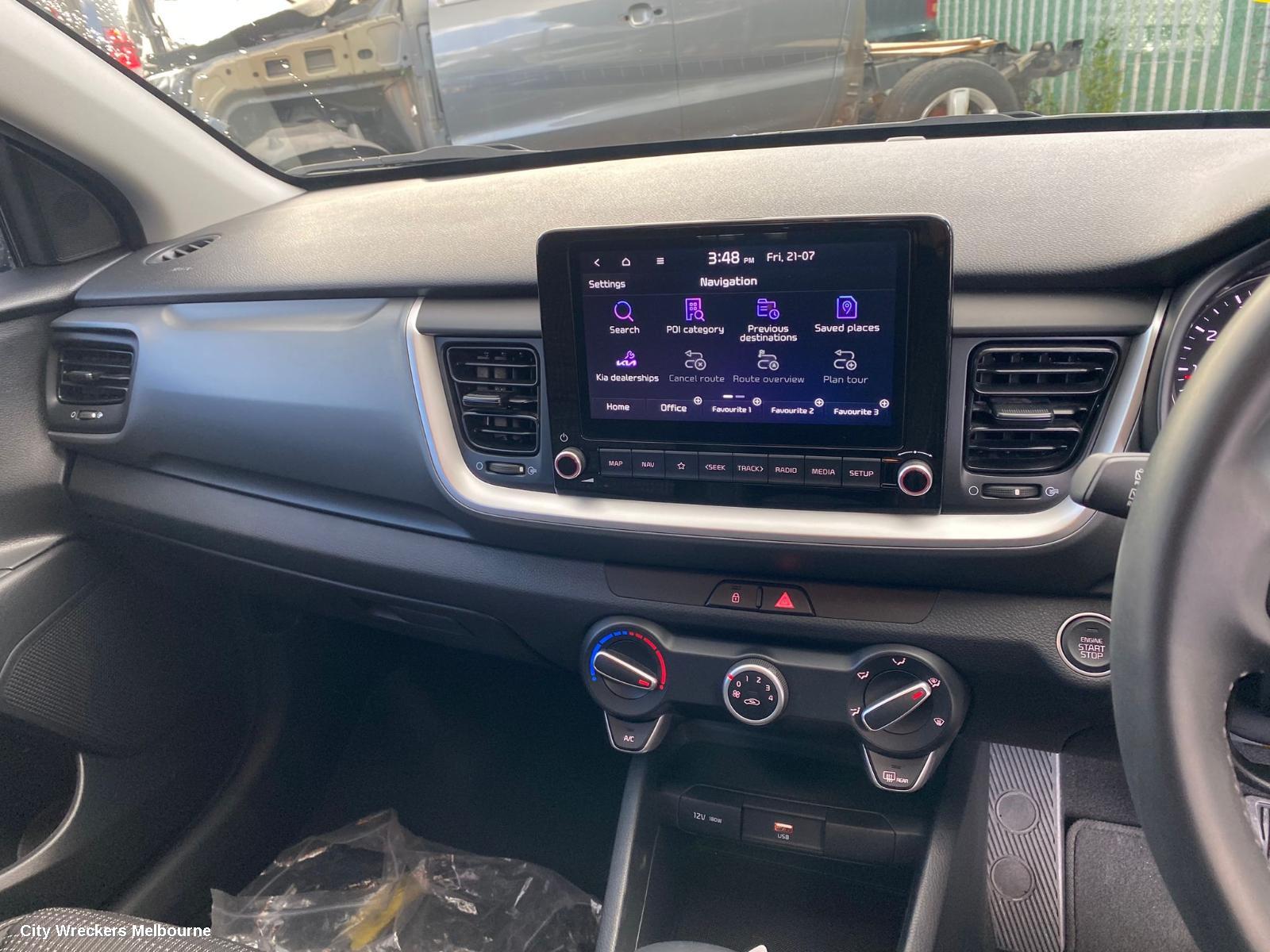 KIA STONIC RADIO/CD/DVD/SAT/TV, HEAD UNIT, W/ DISPLAY UNIT, 8IN TOUCHSCREEN, W/ SAT NAV TYPE, YB, 08/2020 ONWARDS - Image 1