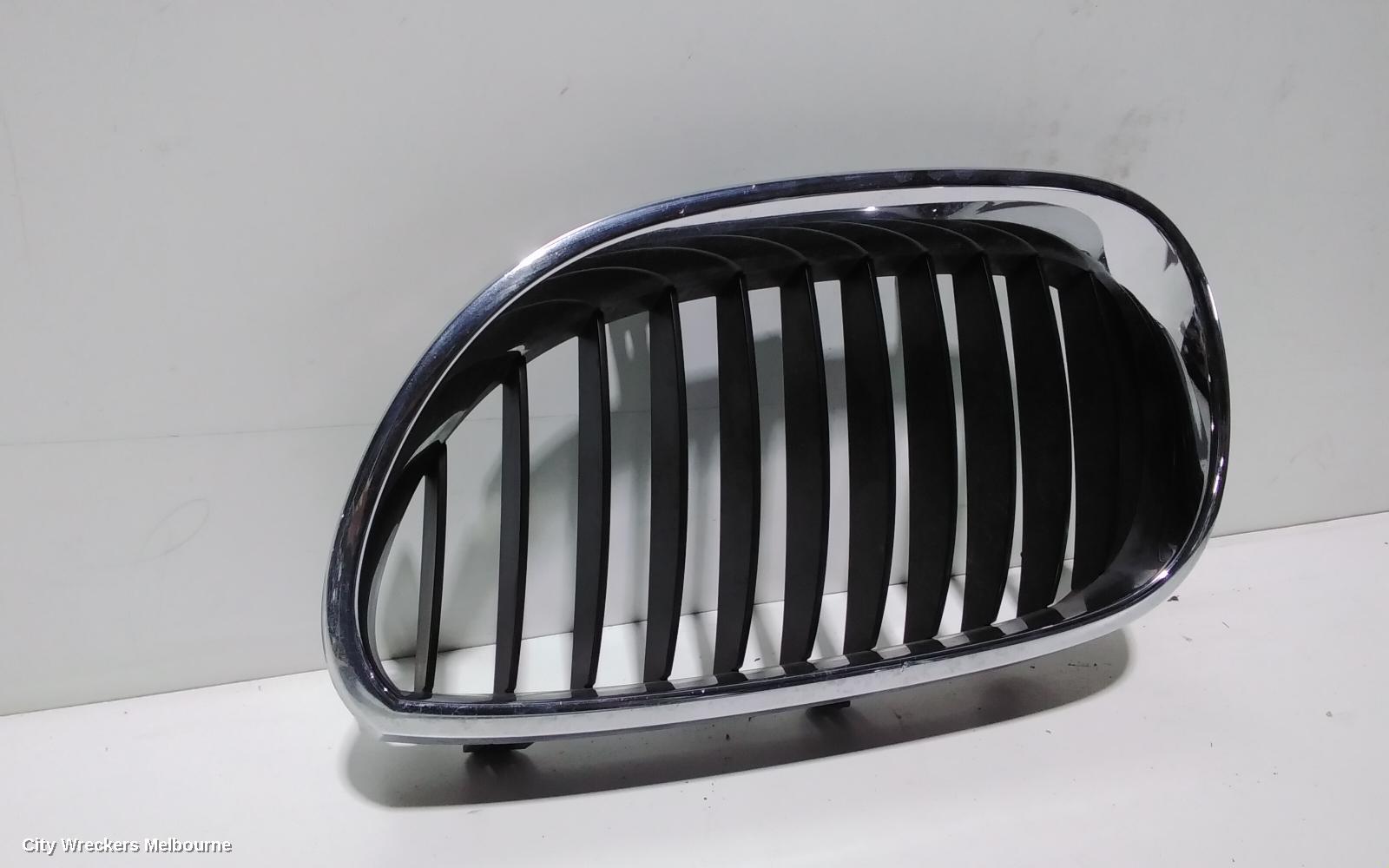 BMW 5 SERIES GRILLE, MAIN GRILLE (LH SIDE), E60, BLACK, 10/2003 - 04/2010 - Image 2
