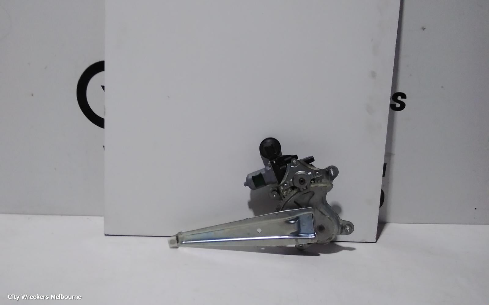 TOYOTA PRIUS LEFT REAR WND REG/MOTOR, NHP10R, PRIUS C, 12/2011 - 03/2020 - Image 3