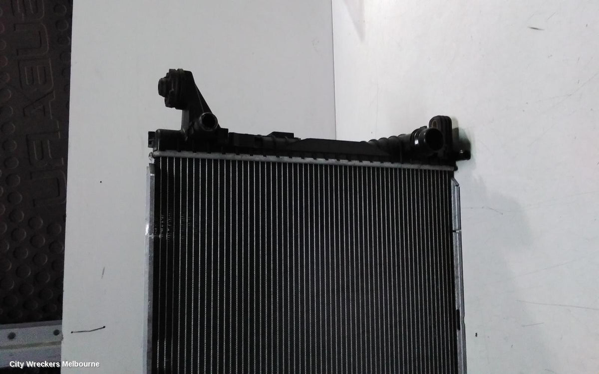 AUDI Q7 RADIATOR, 4M, AUTO, PRIMARY RADIATOR (CLOSEST TO ENGINE), DIESEL, 3.0, TURBO, CRTC CODE, 07/2015 - 03/2020 - Image 3