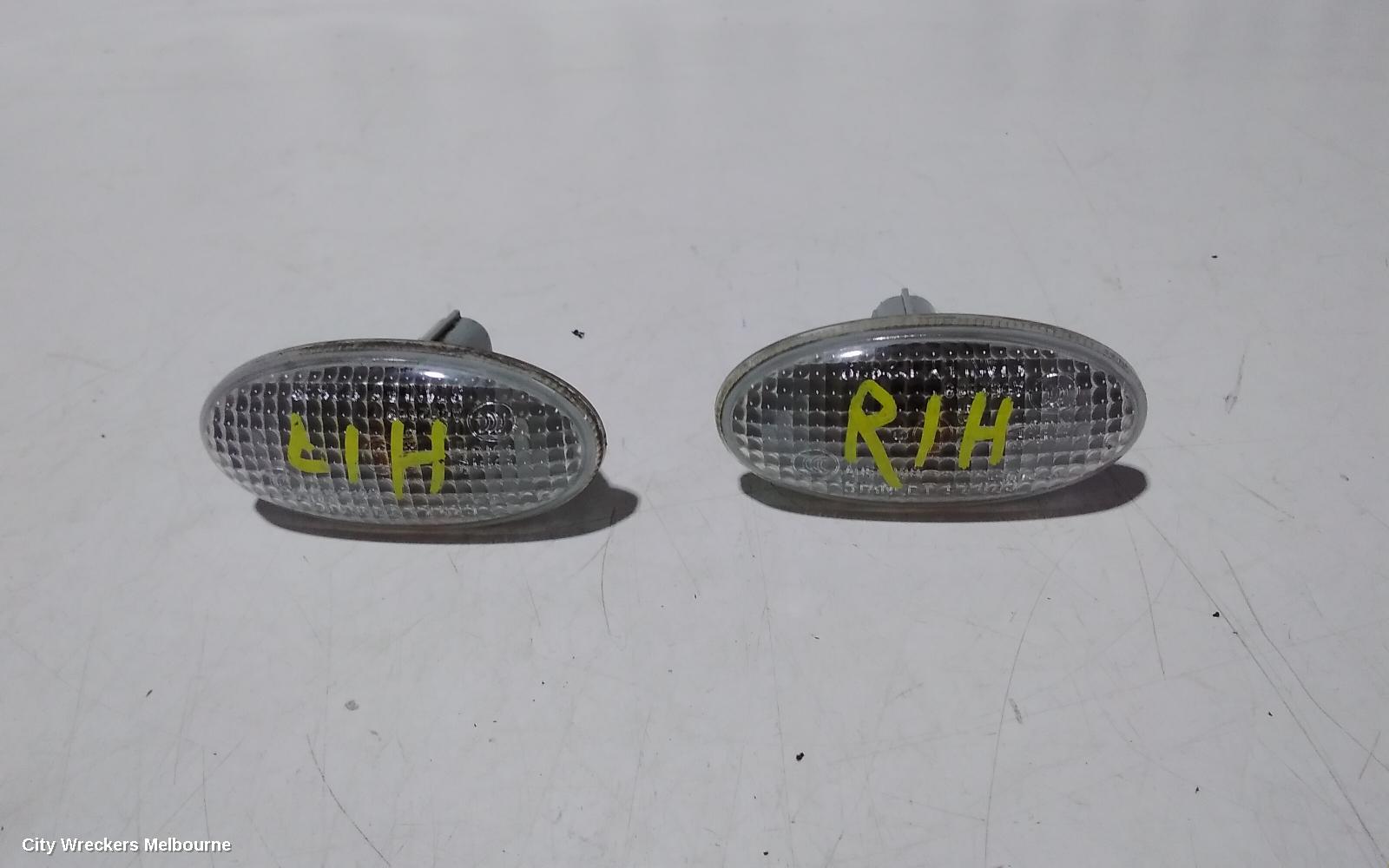 MAZDA 3 LEFT INDICATOR/FOG/SIDE, GUARD FLASHER (REPEATER), BK-BL, 10/2003 - 10/2013 - Image 2