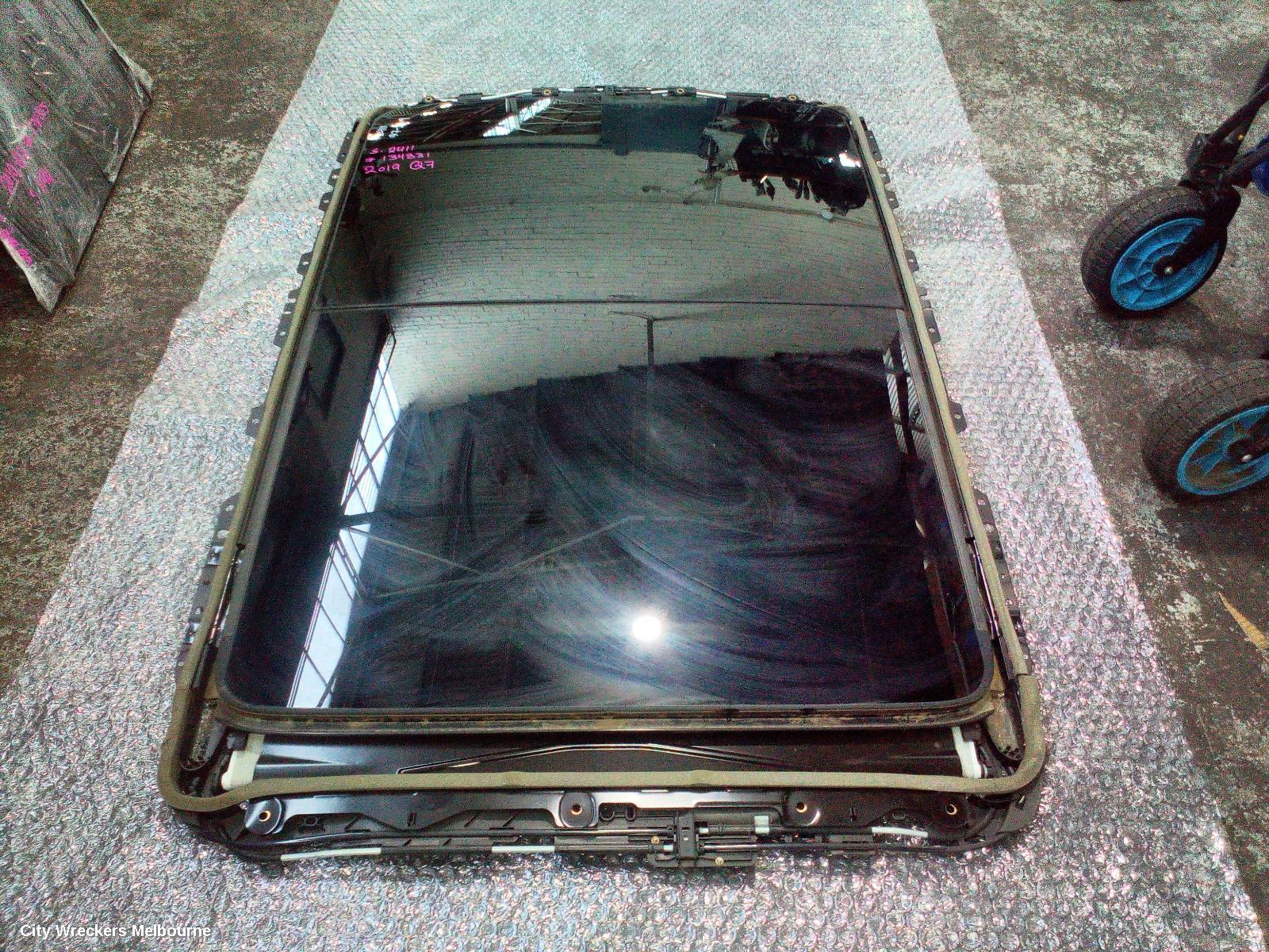 AUDI Q7 ROOF GLASS/SUNROOF/T, 4M, 07/2015 ONWARDS - Image 1