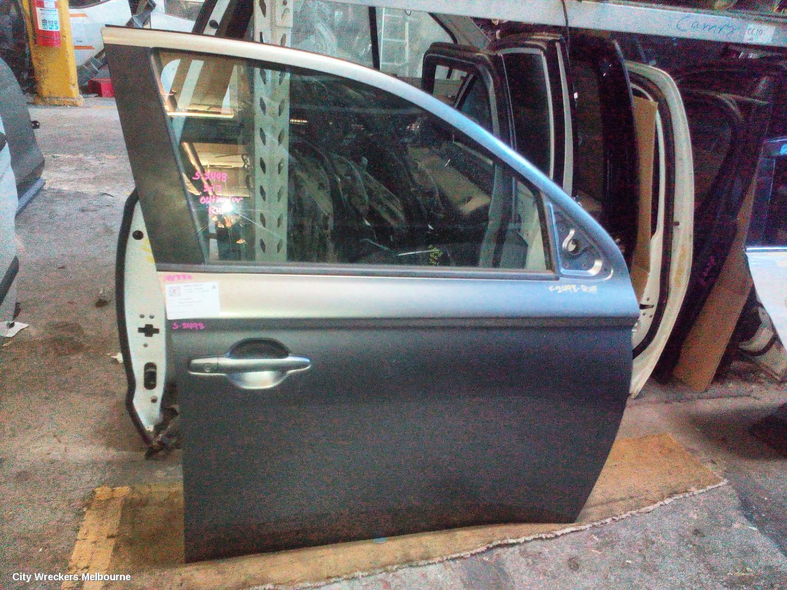 MITSUBISHI OUTLANDER RIGHT FRONT DOOR, ZJ, 10/2012 - 03/2015 - Image 1