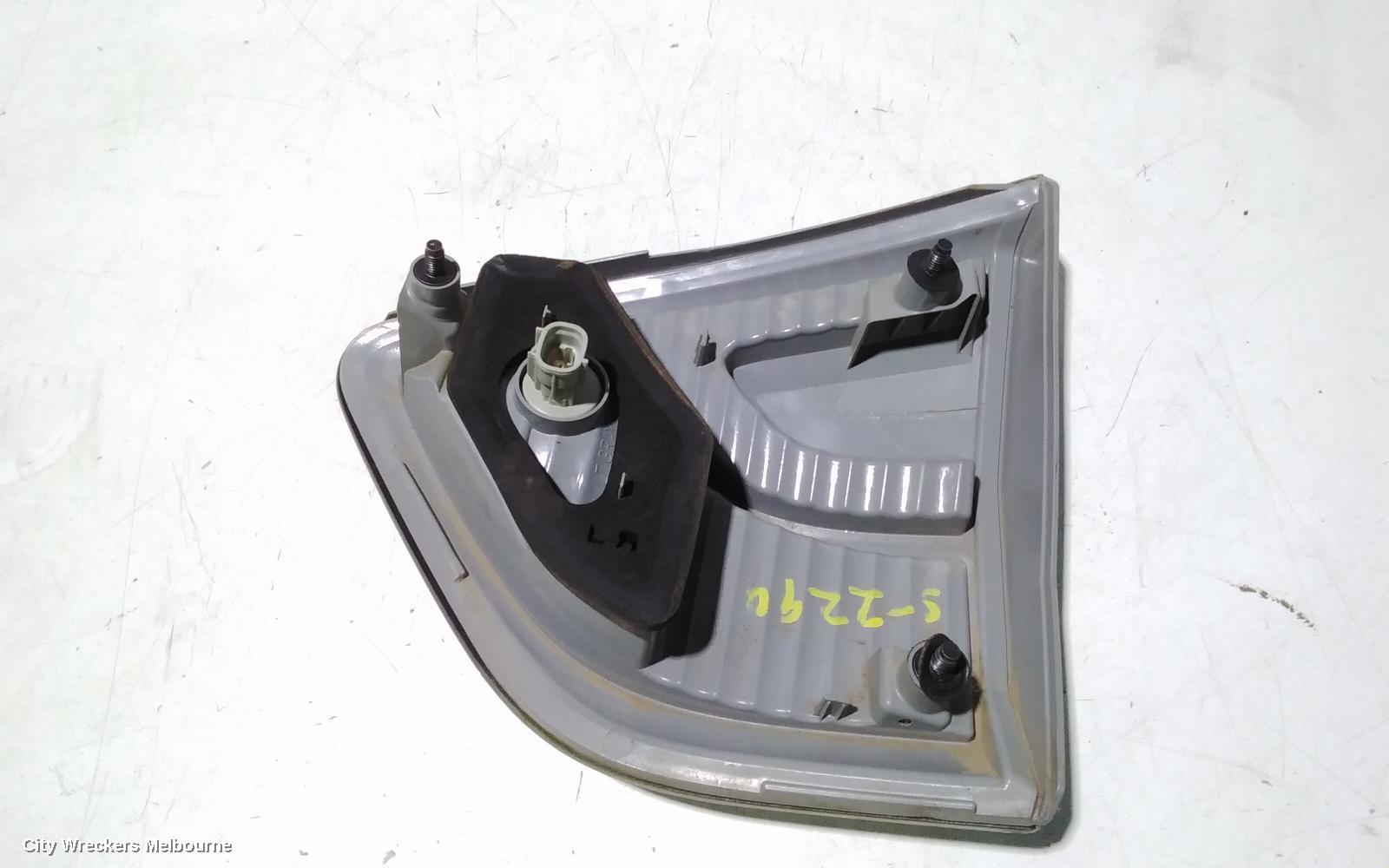 NISSAN PATHFINDER REAR GARNISH, TAILGATE LAMP (LH SIDE), R52, 06/2013 - 11/2016 - Image 3