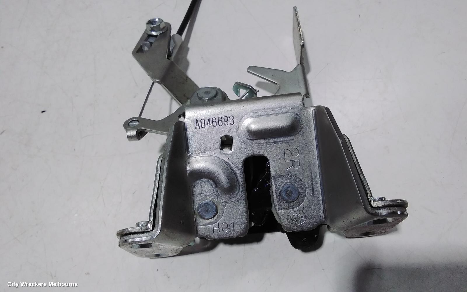 TOYOTA HIACE DOOR/BOOT/GATE LOCK, RIGHT REAR DOOR LOCK, 300 SERIES, 04/2019 ONWARDS - Image 3