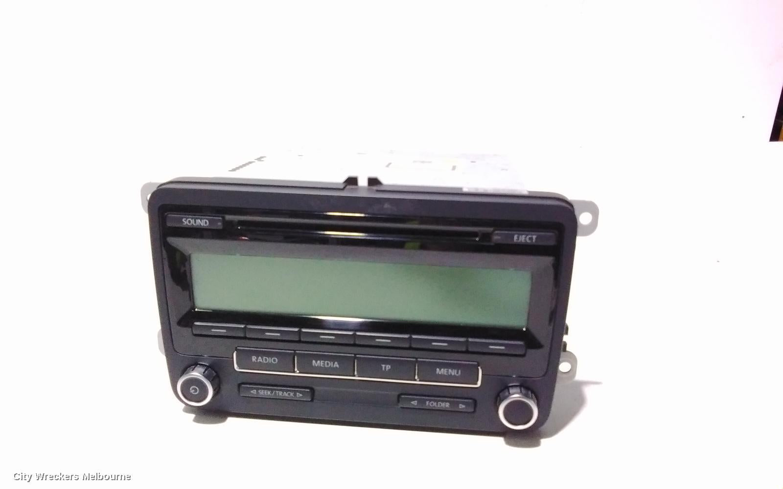 VOLKSWAGEN AMAROK RADIO/CD/DVD/SAT/TV, DISPLAY & HEAD UNIT (RCD310), 2H, 12/2010 - 09/2016 - Image 2