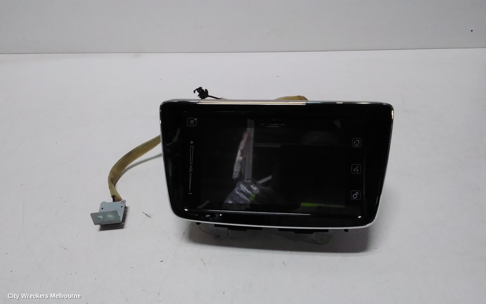 SUZUKI BALENO RADIO/CD/DVD/SAT/TV, DISPLAY UNIT, 7IN TOUCHSCREEN, EW, 04/2016 - 12/2022 - Image 1